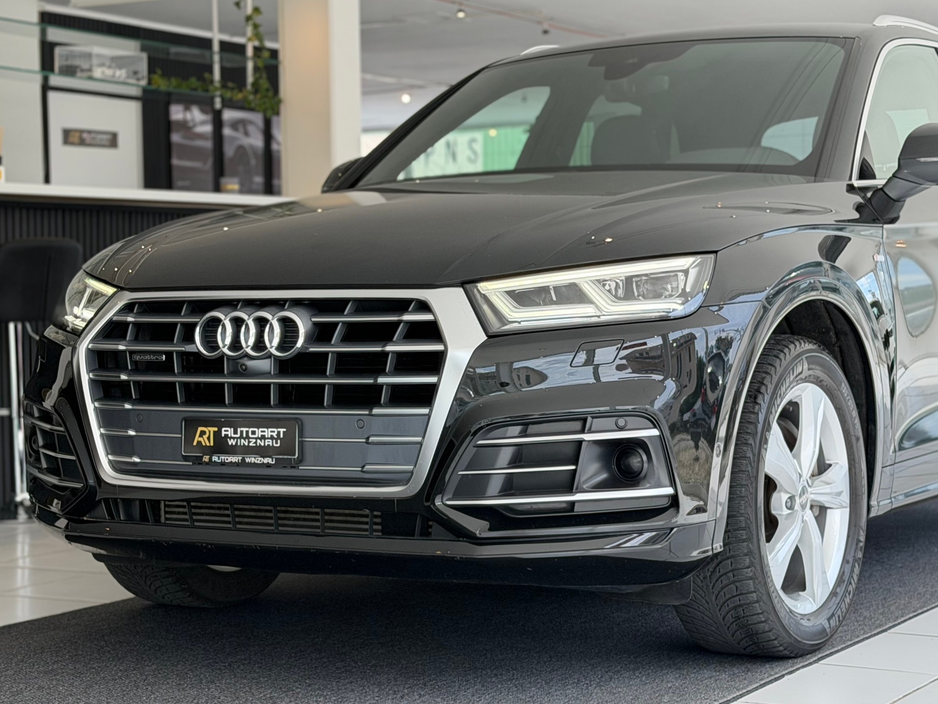 AUDI Q5 2.0 TFSI sport quattro S-tronic **TOP Ausstattung**-image-1