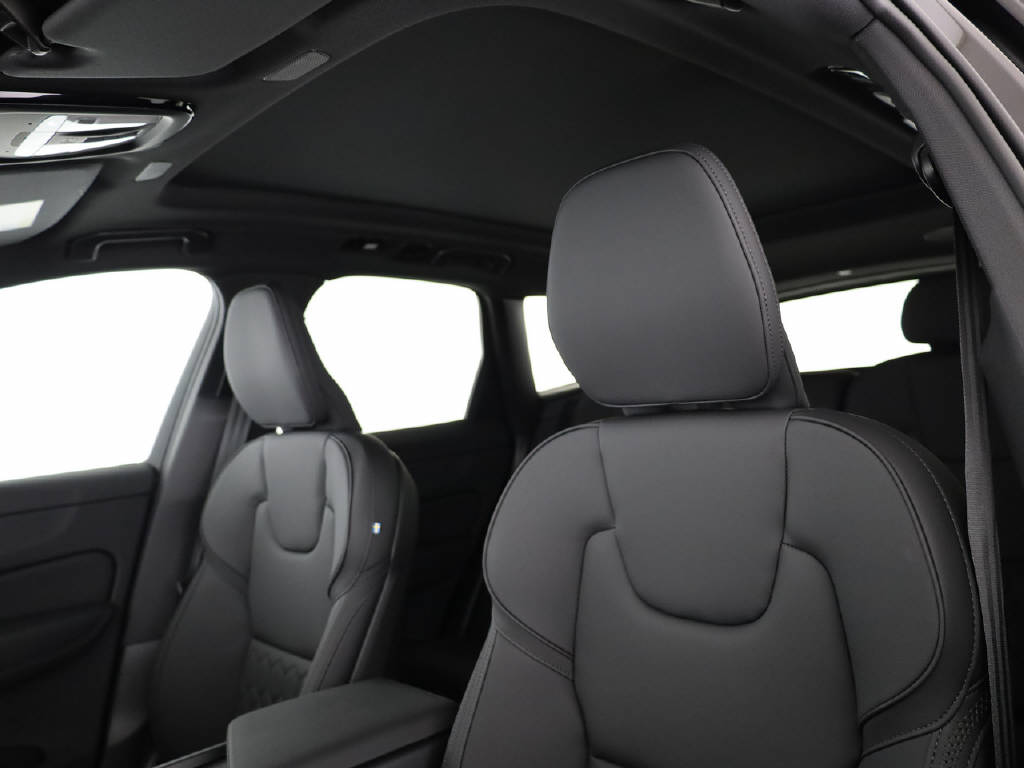 VOLVO XC60 2.0 T6 TE Plus Dark eAWD-image-2