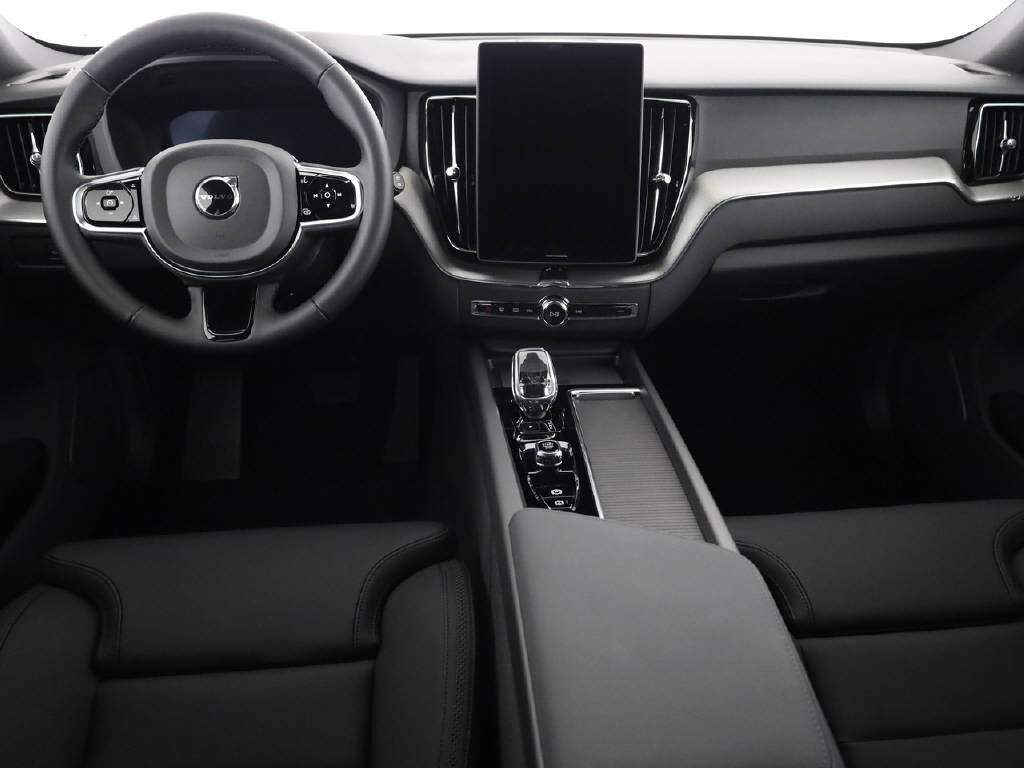 VOLVO XC60 2.0 T6 TE Plus Dark eAWD-image-3