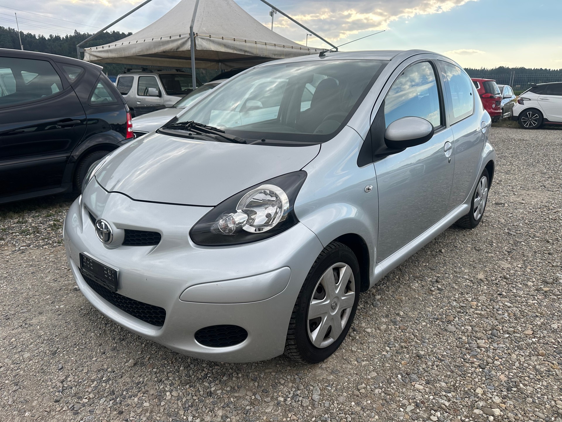 TOYOTA Aygo 1.0 Linea Luna Cool-image-0