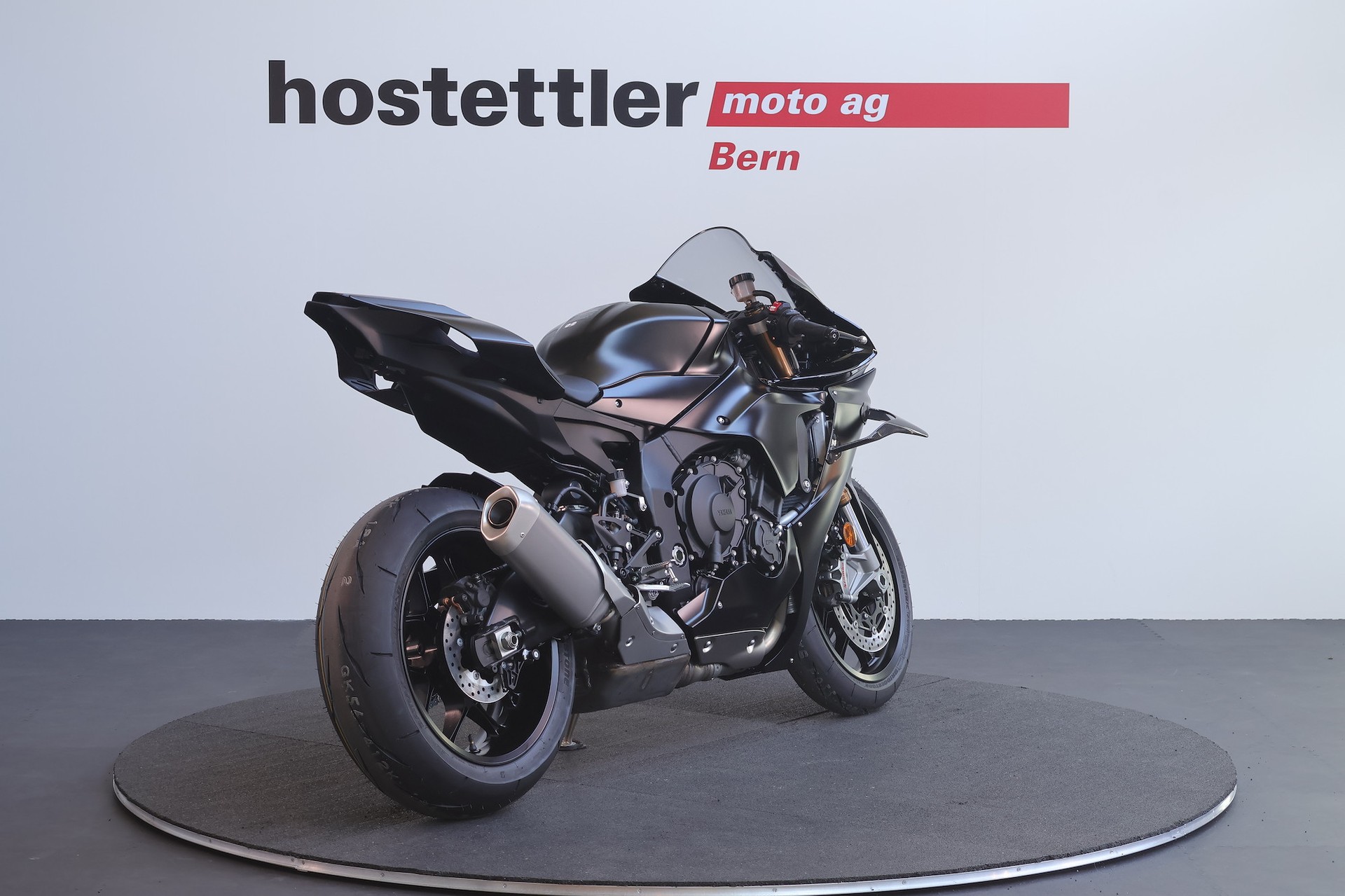 YAMAHA R1 Race-showroom-element-2