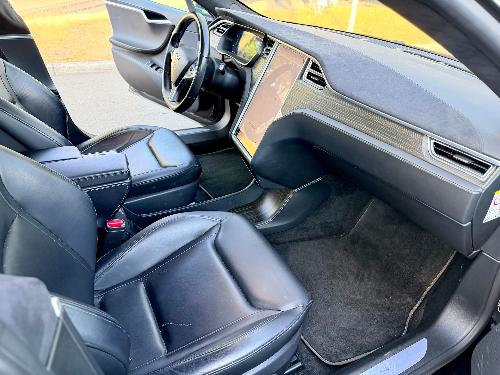 TESLA Model S 90 D-image-4
