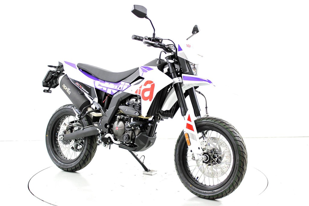 APRILIA SX 125 ABS-showroom-element-1