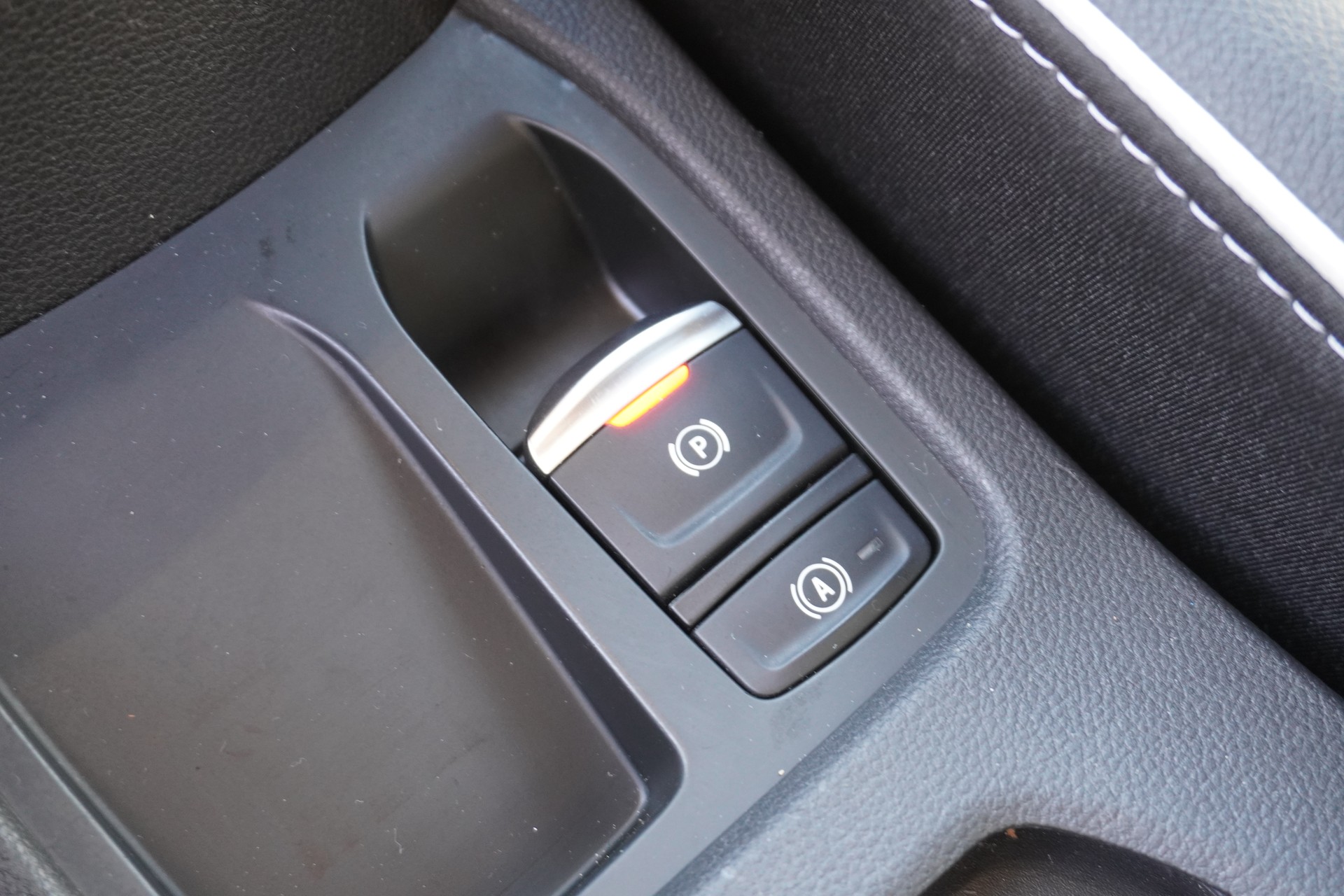 RENAULT Clio 1.6 E-Tech Techno-image-14