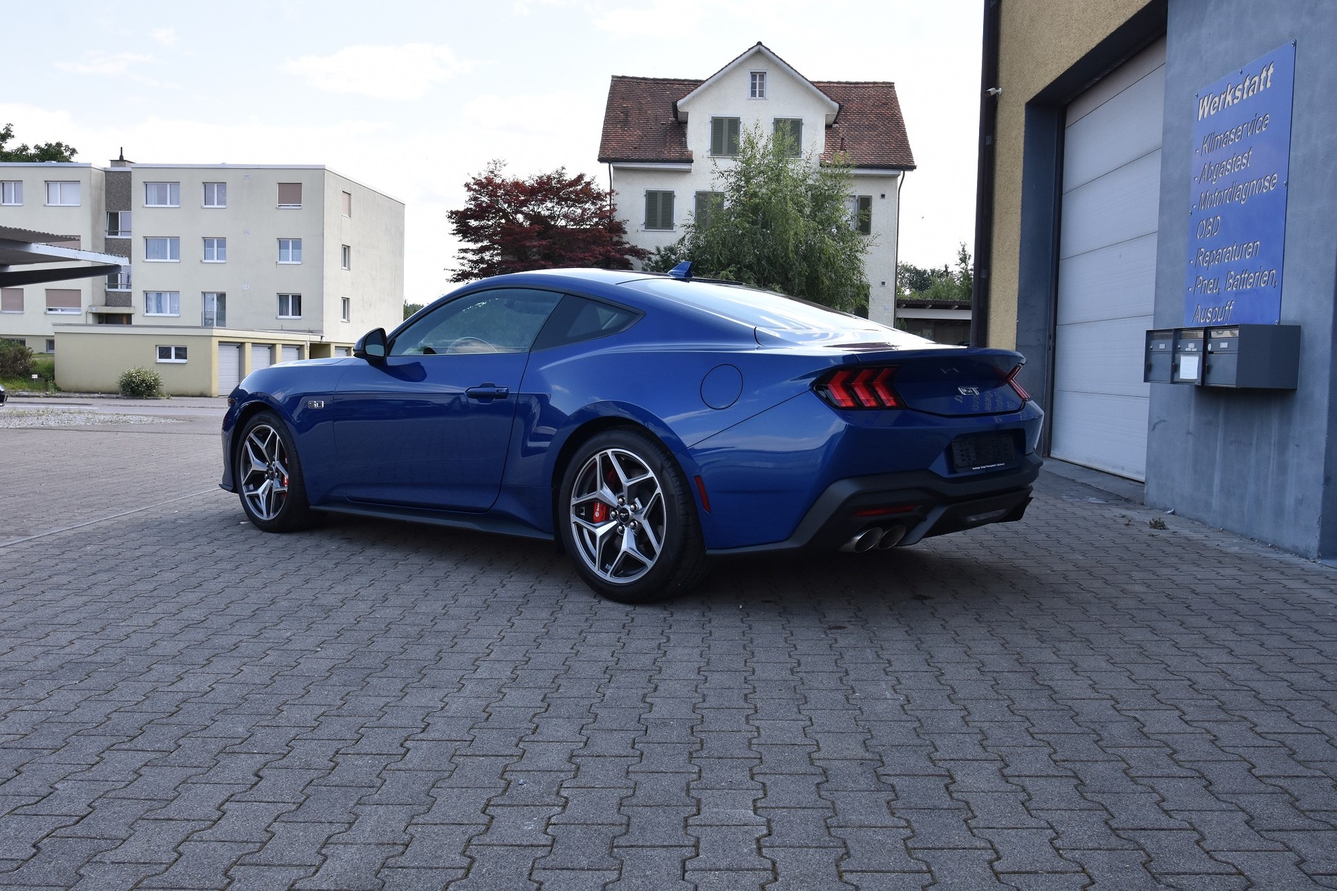 FORD Mustang Fastback 5.0 V8 GT-image-4