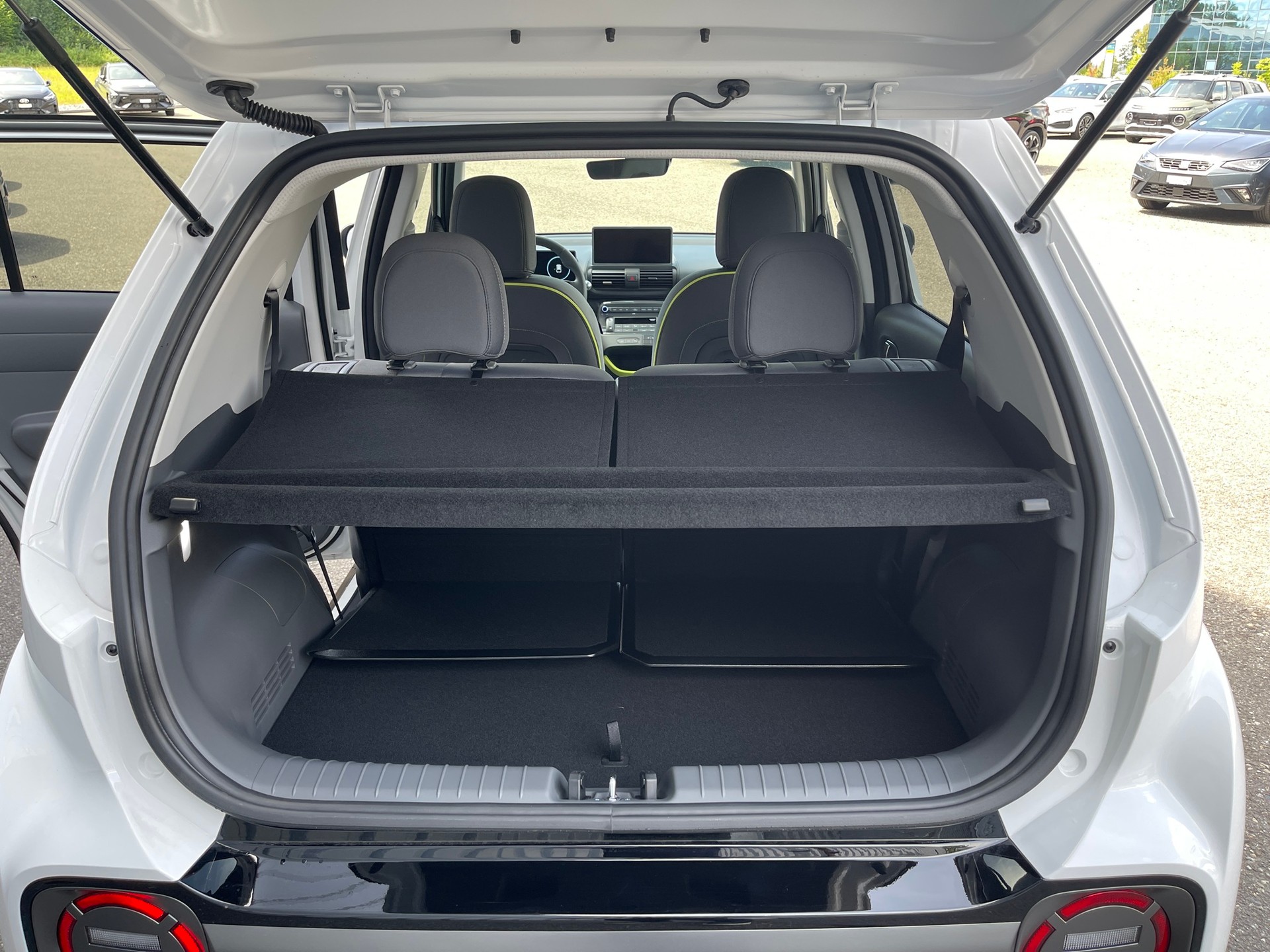 HYUNDAI Inster 49kWh Vertex Cross-image-4