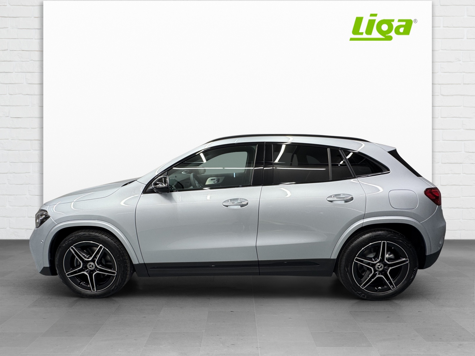 MERCEDES-BENZ GLA 220 AMG Line 4Matic-showroom-element-2