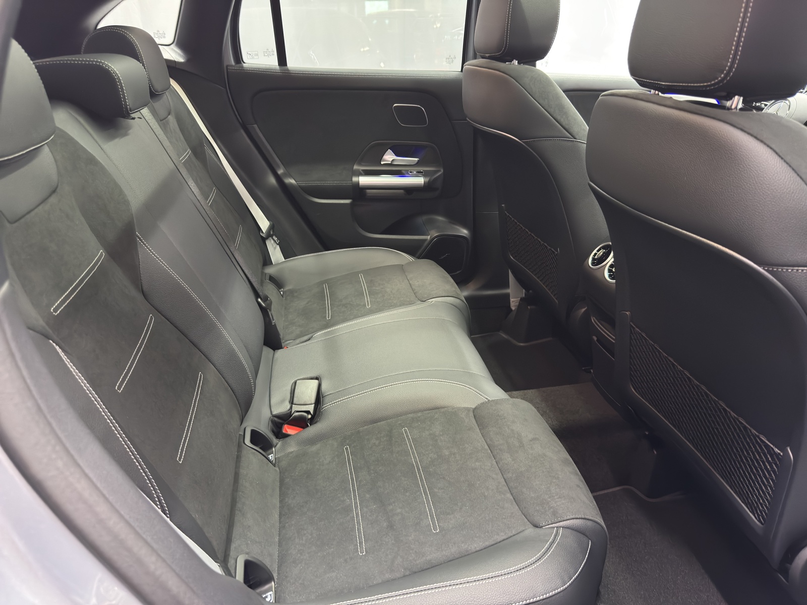 MERCEDES-BENZ GLA 220 AMG Line 4Matic-image-9