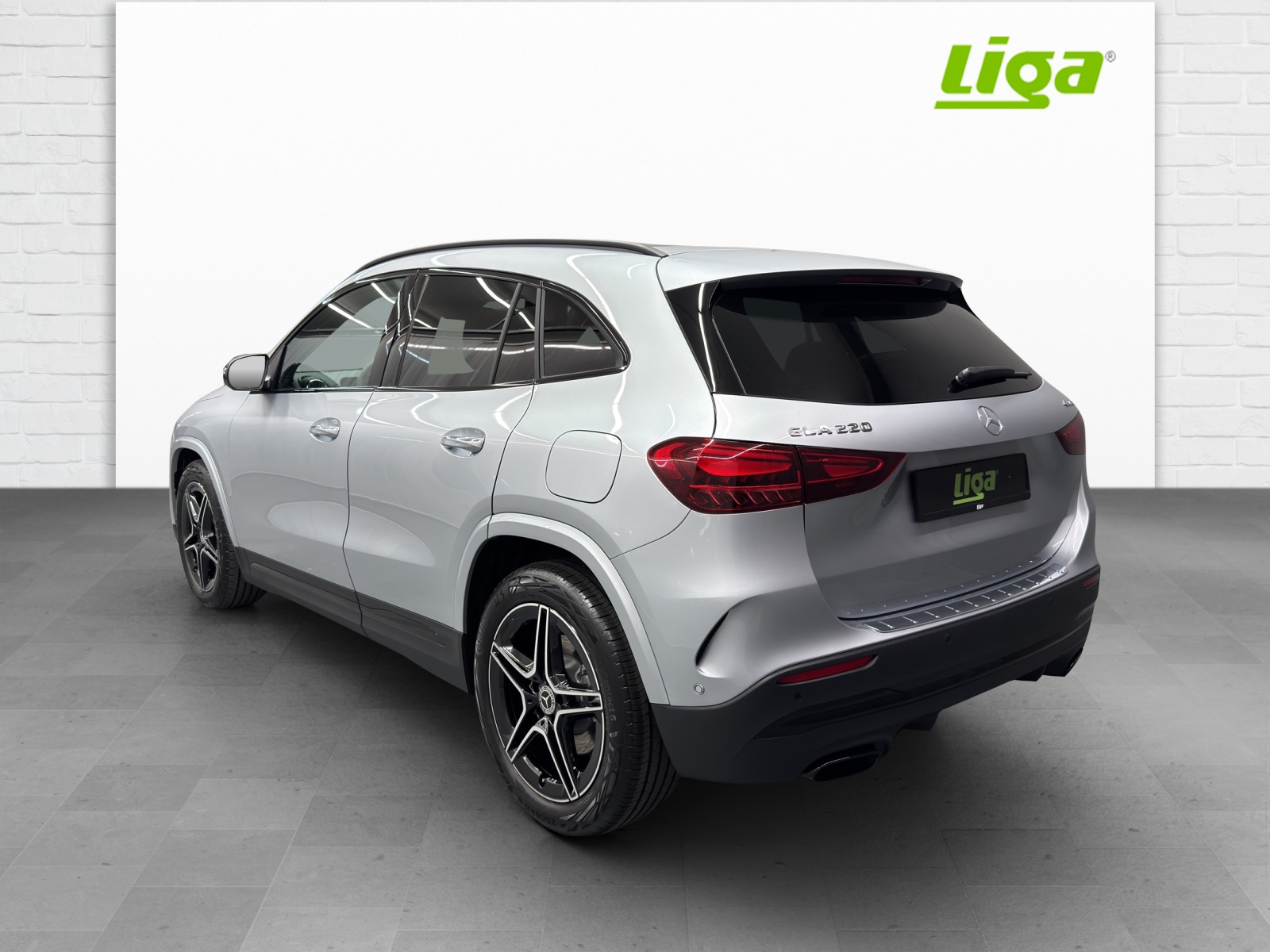 MERCEDES-BENZ GLA 220 AMG Line 4Matic-showroom-element-3
