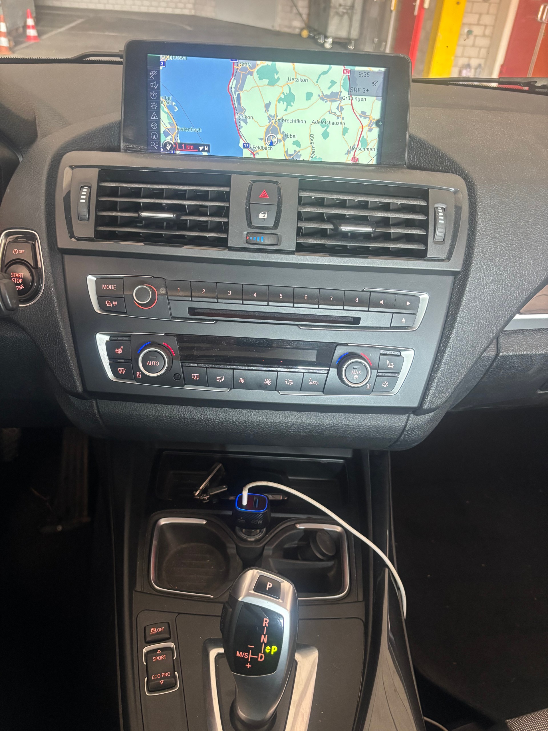 BMW 116i Urban Line Steptronic-image-8