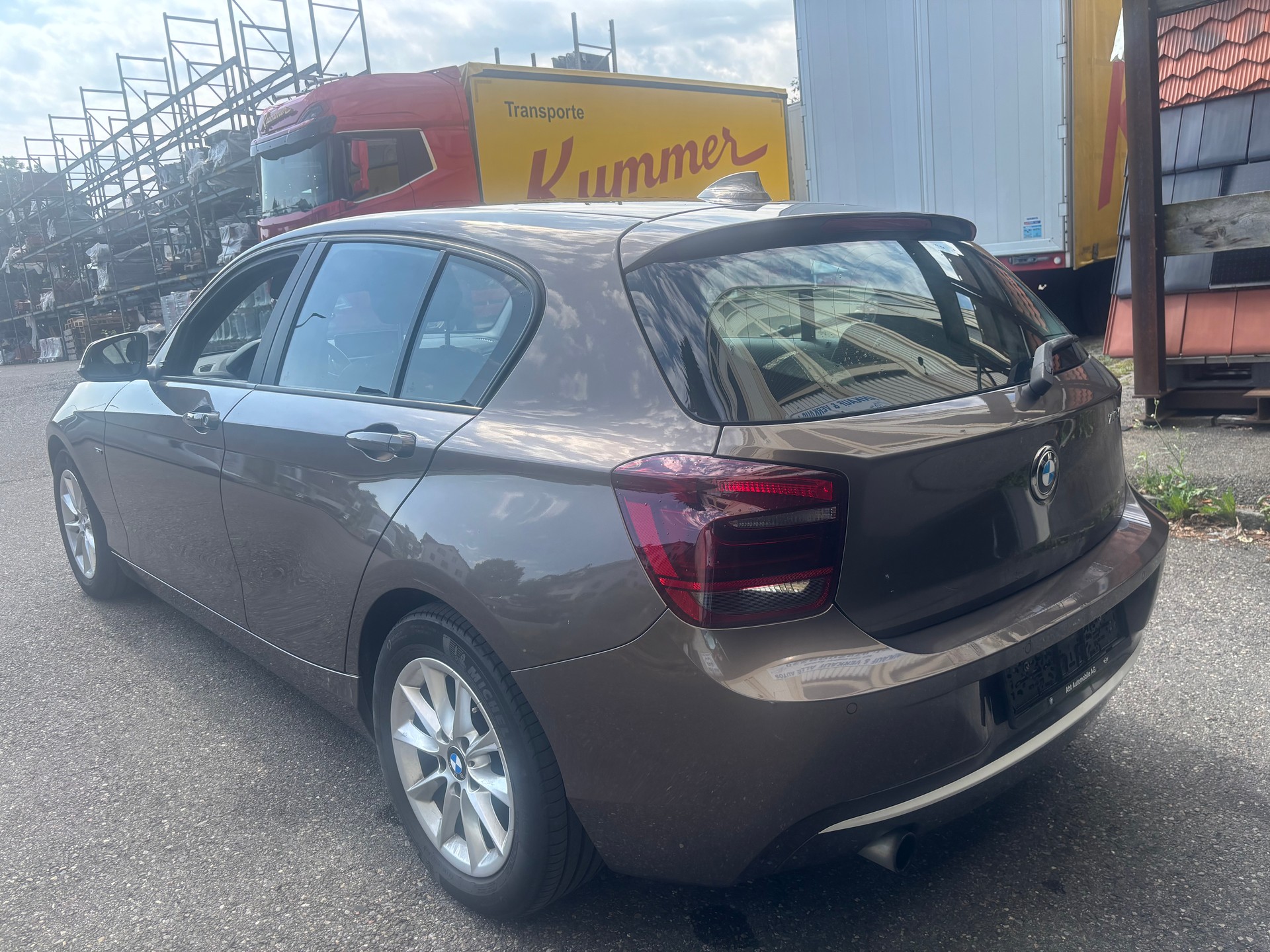 BMW 116i Urban Line Steptronic-image-3