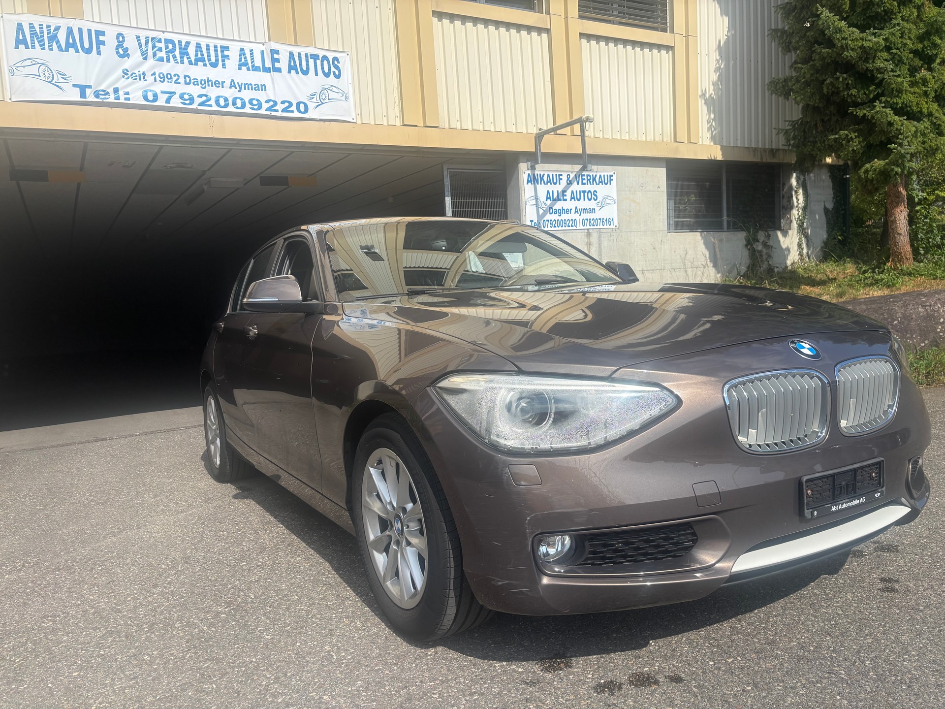 BMW 116i Urban Line Steptronic-image-1