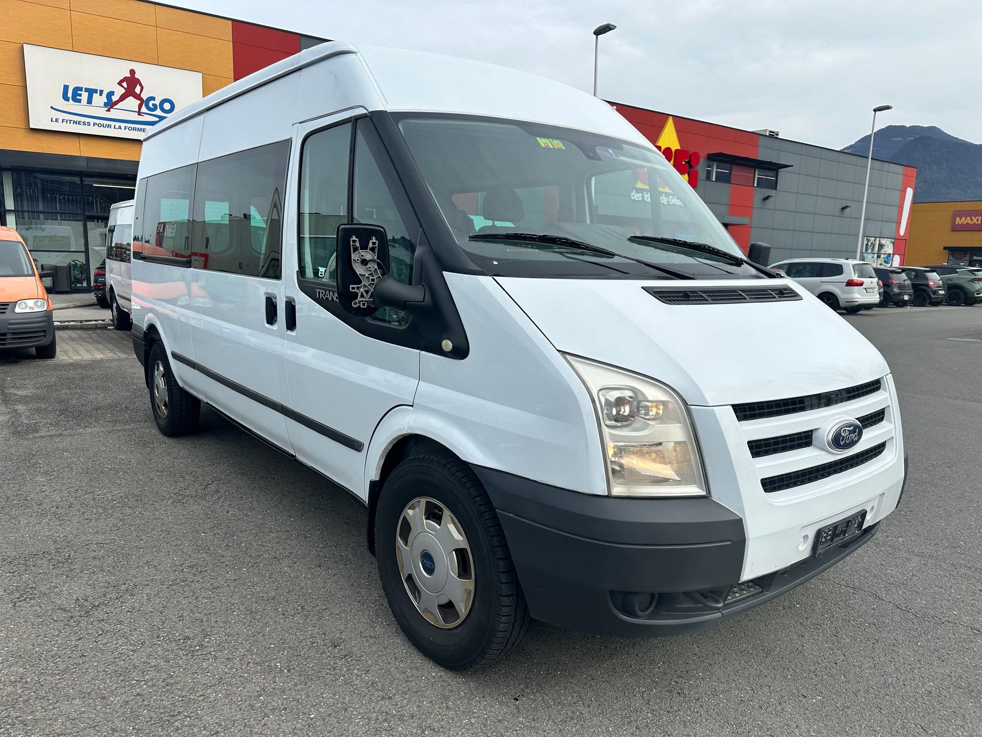 FORD Transit 2.4TDCi Bus M2 350L 4x4 Trend 14Pl.-image-1