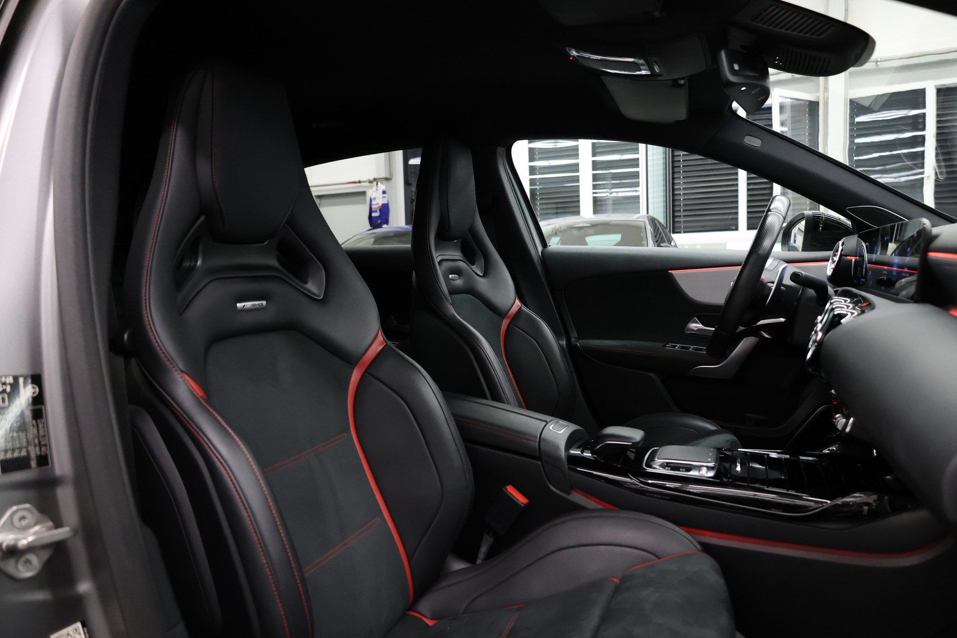 MERCEDES-BENZ A 35 AMG 4matic-image-13