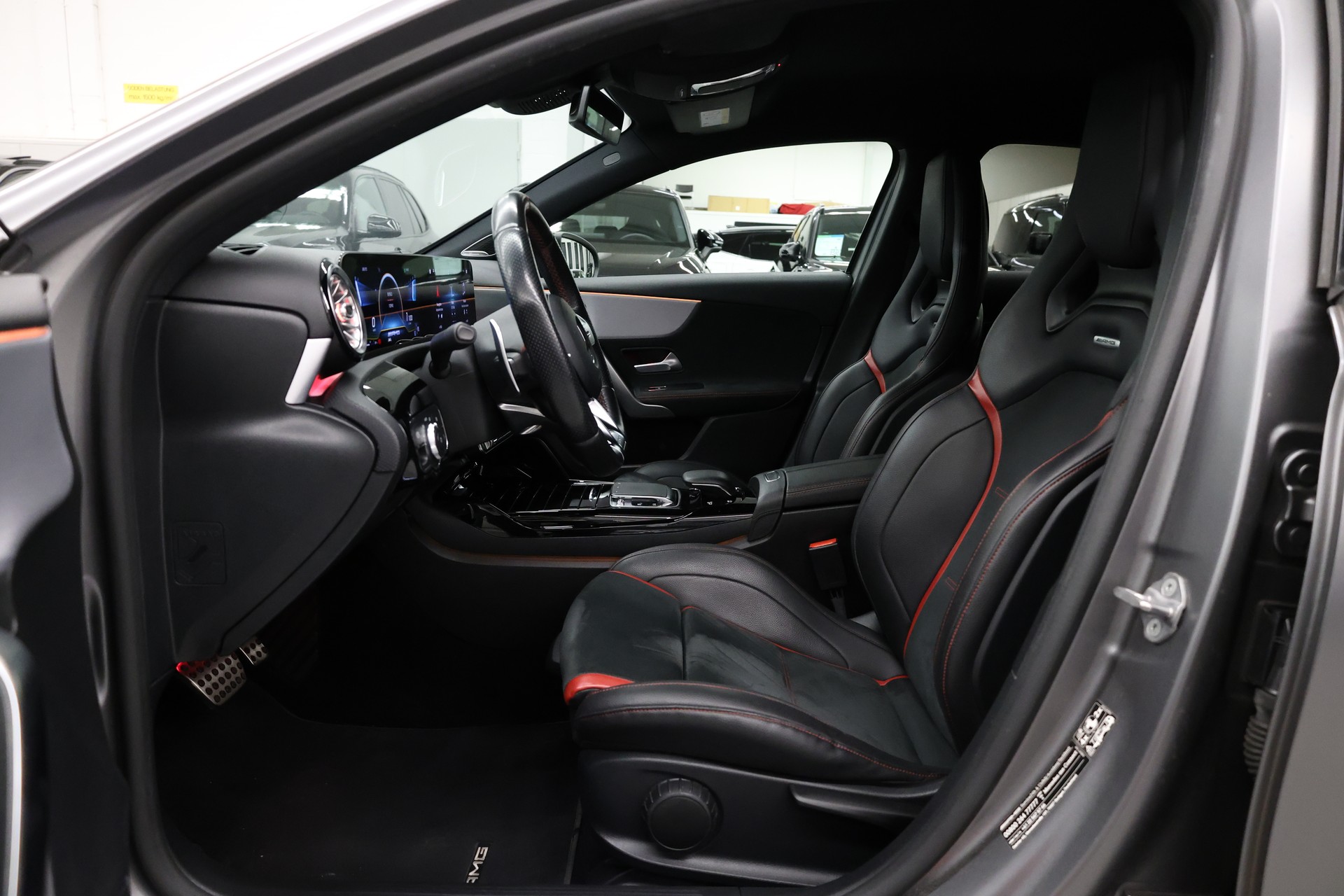 MERCEDES-BENZ A 35 AMG 4matic-image-11