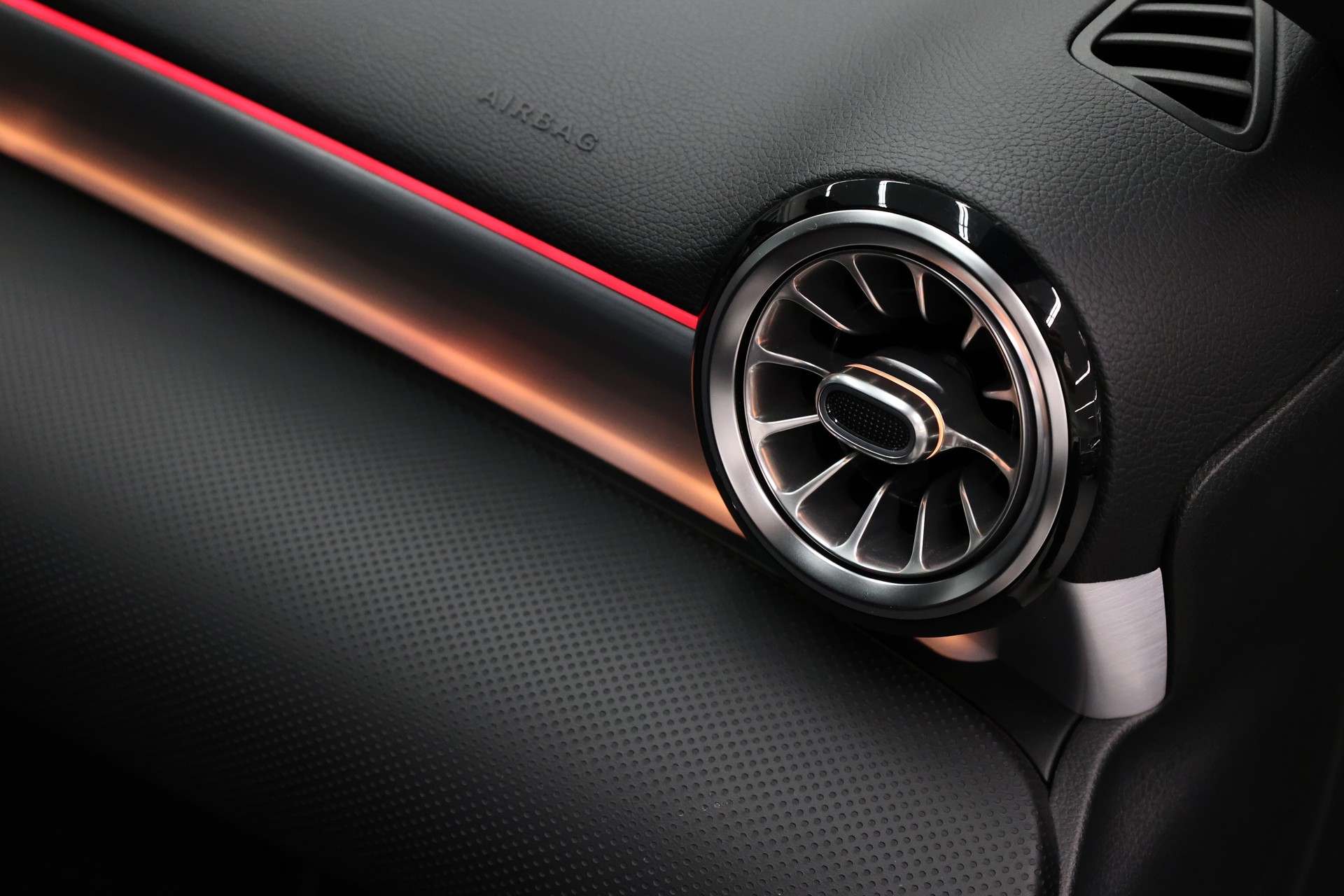 MERCEDES-BENZ A 35 AMG 4matic-image-19