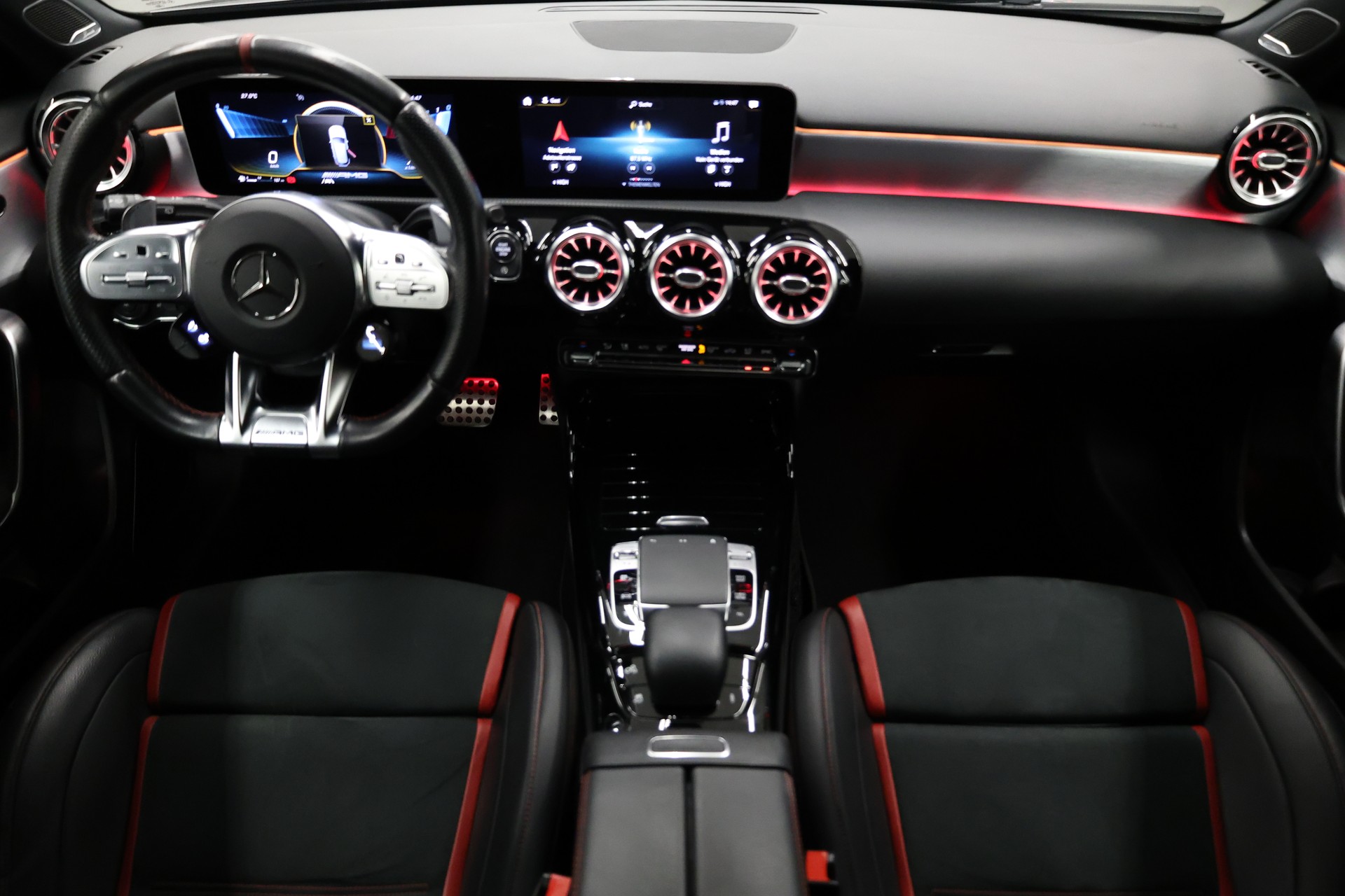 MERCEDES-BENZ A 35 AMG 4matic-image-10