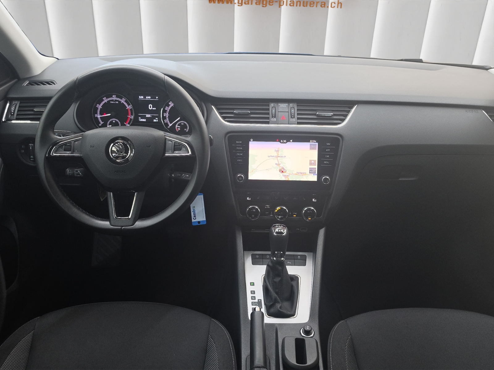 SKODA Octavia Combi 2.0 TSI Ambition 4x4 DSG-image-8
