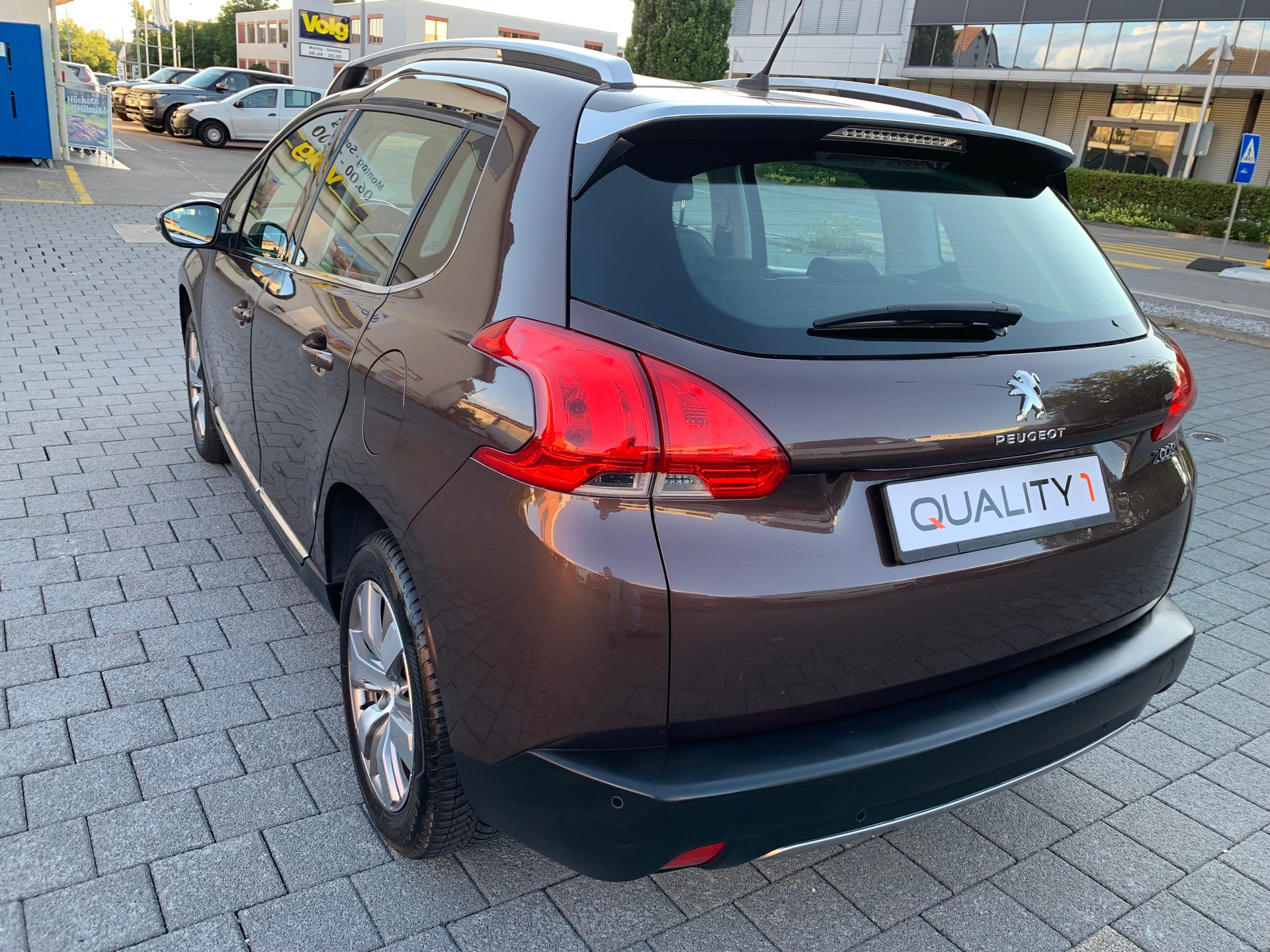 PEUGEOT 2008 1.6 VTI Allure-image-4