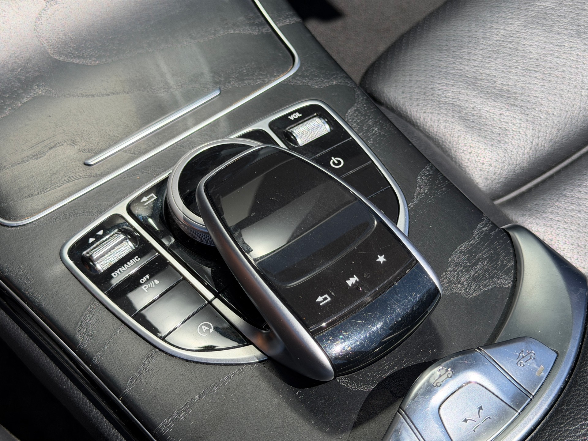 MERCEDES-BENZ C 180 Cabriolet AMG Line 9G-Tronig *elektr. Windschott* *Nackenheizung*-image-18