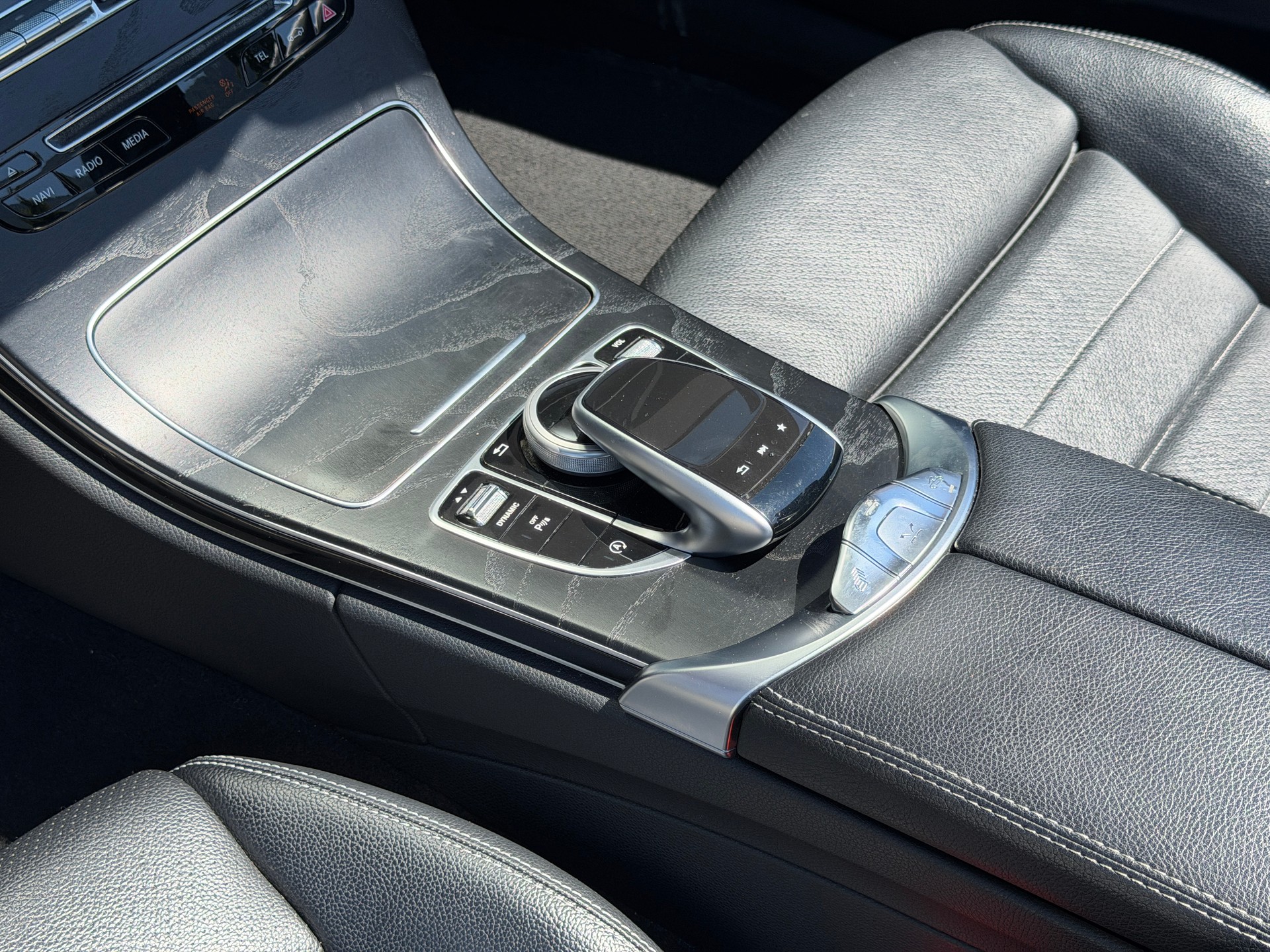 MERCEDES-BENZ C 180 Cabriolet AMG Line 9G-Tronig *elektr. Windschott* *Nackenheizung*-image-17