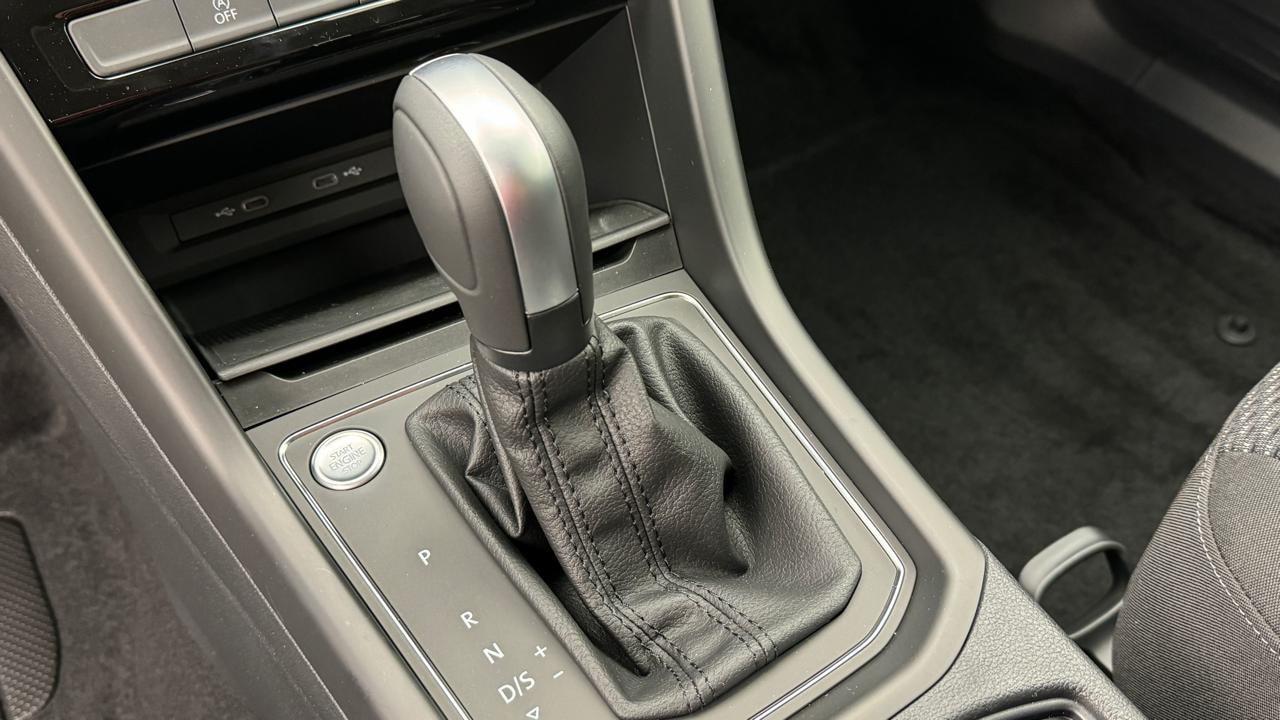 VW Touran 1.5 TSI EVO Limited-image-10