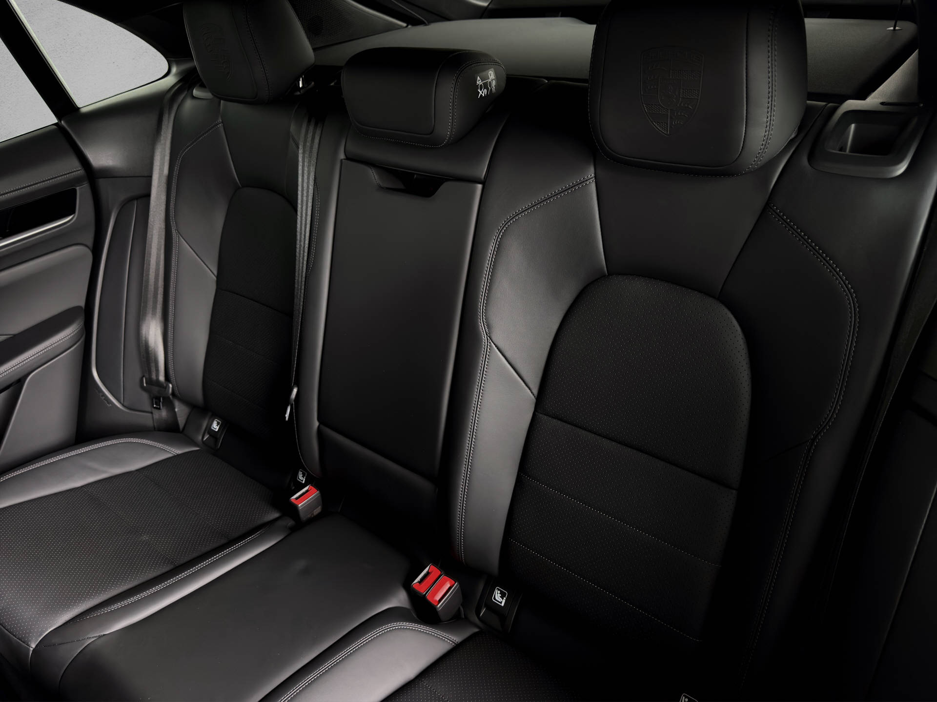 PORSCHE Macan 4S-image-13