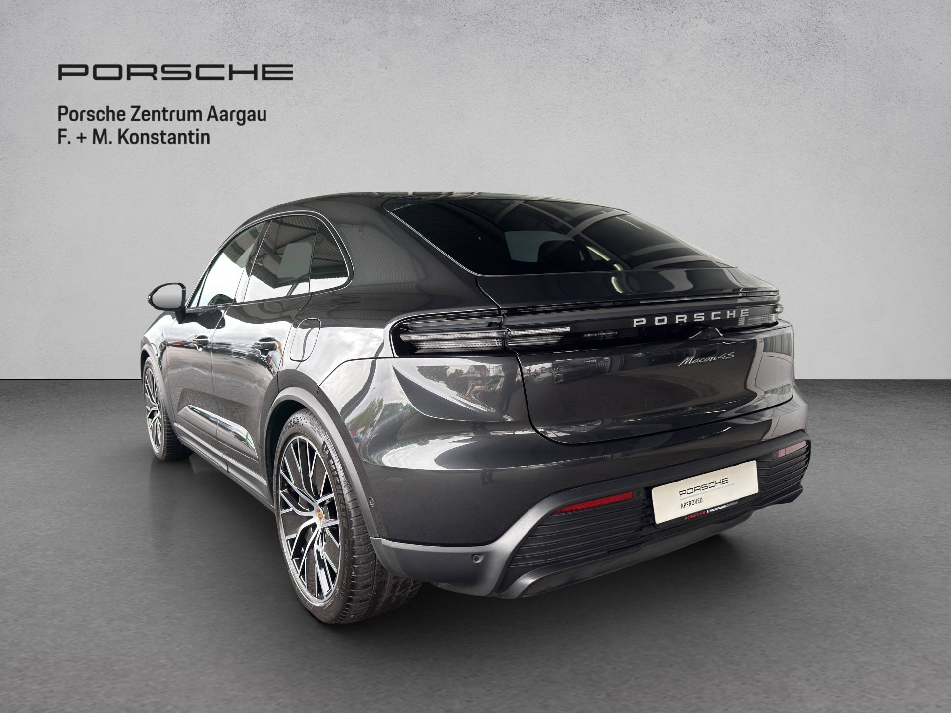 PORSCHE Macan 4S-image-3