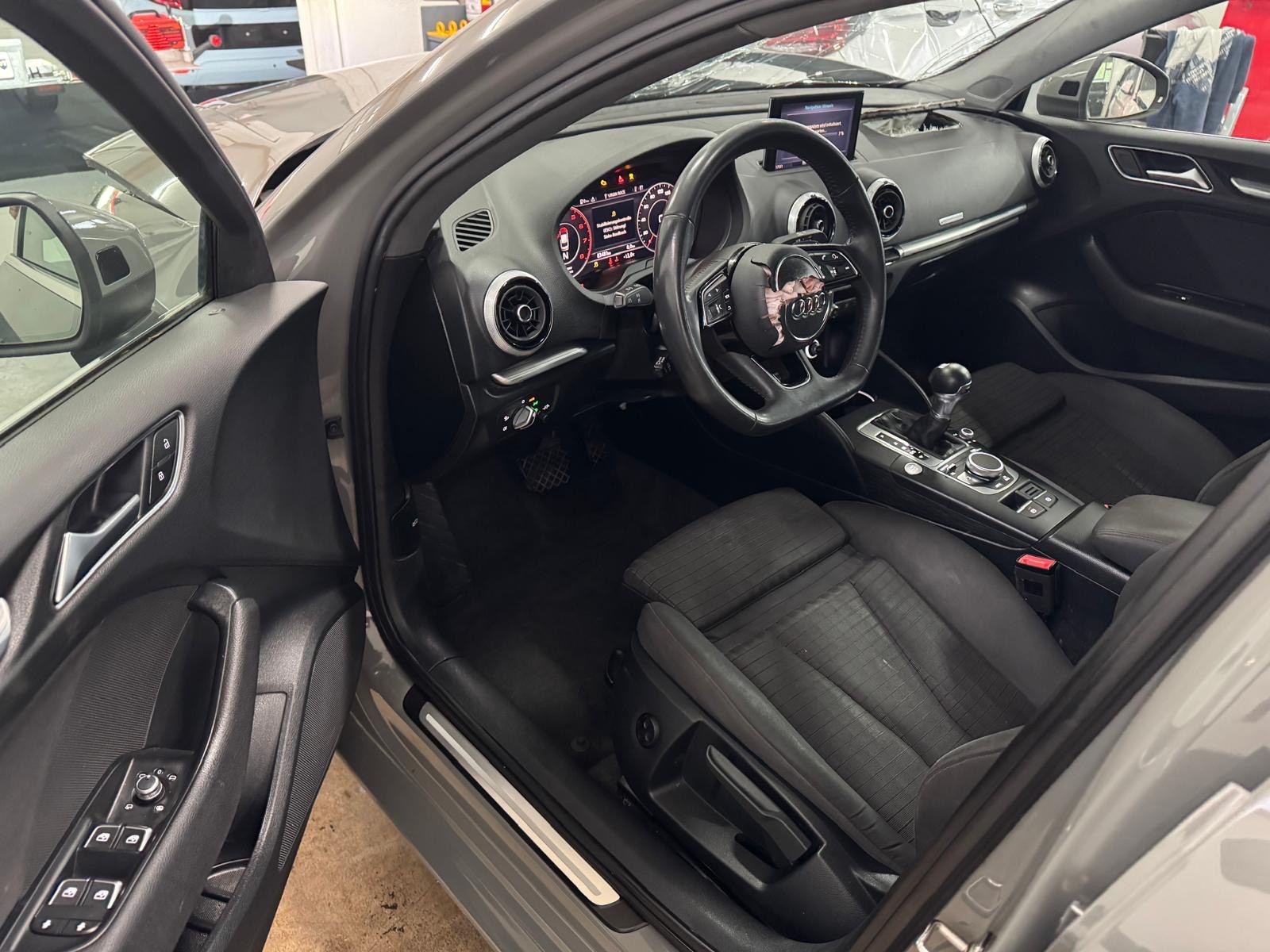 AUDI A3 Sportback 35 TFSI S-tronic-image-8