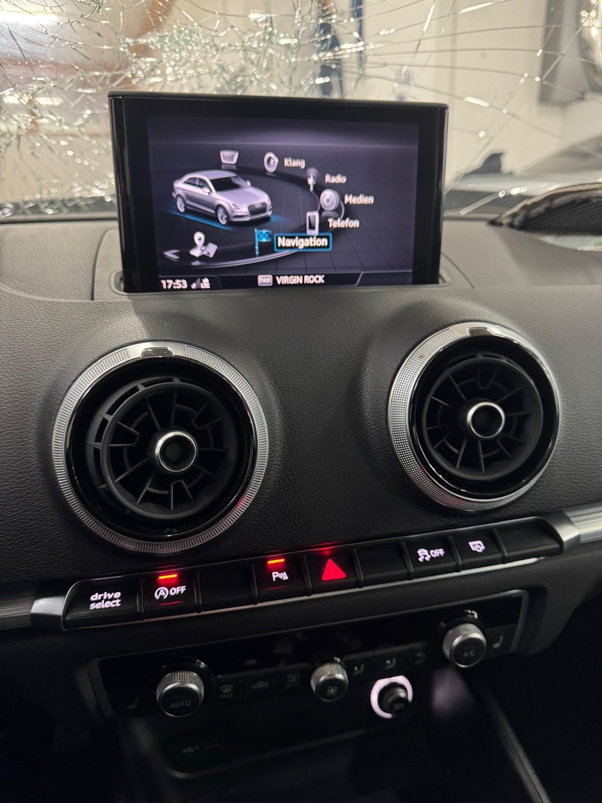 AUDI A3 Sportback 35 TFSI S-tronic-image-13