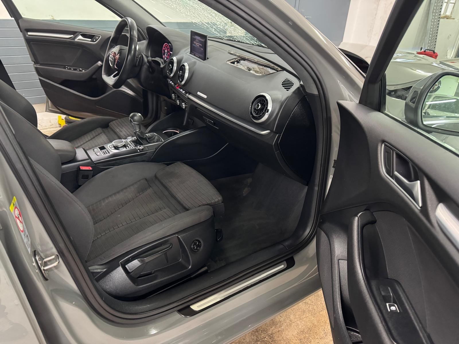 AUDI A3 Sportback 35 TFSI S-tronic-image-11