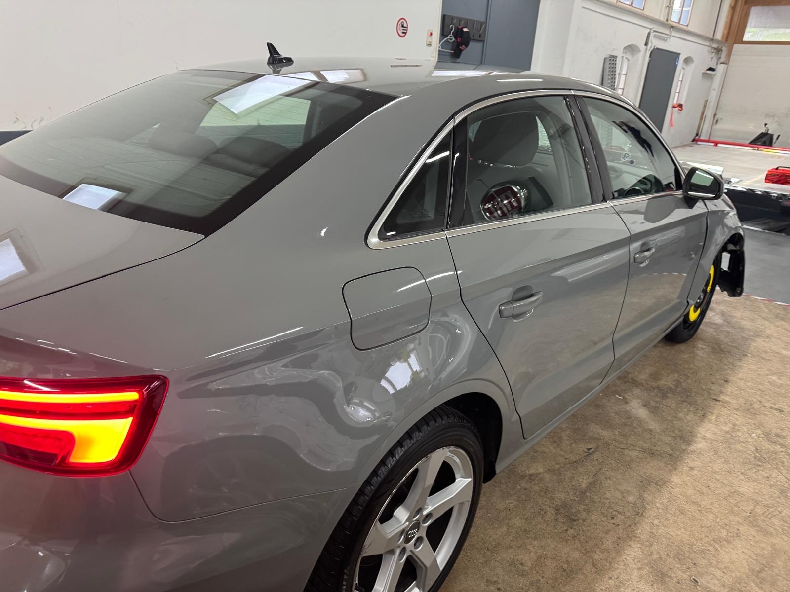 AUDI A3 Sportback 35 TFSI S-tronic-image-4