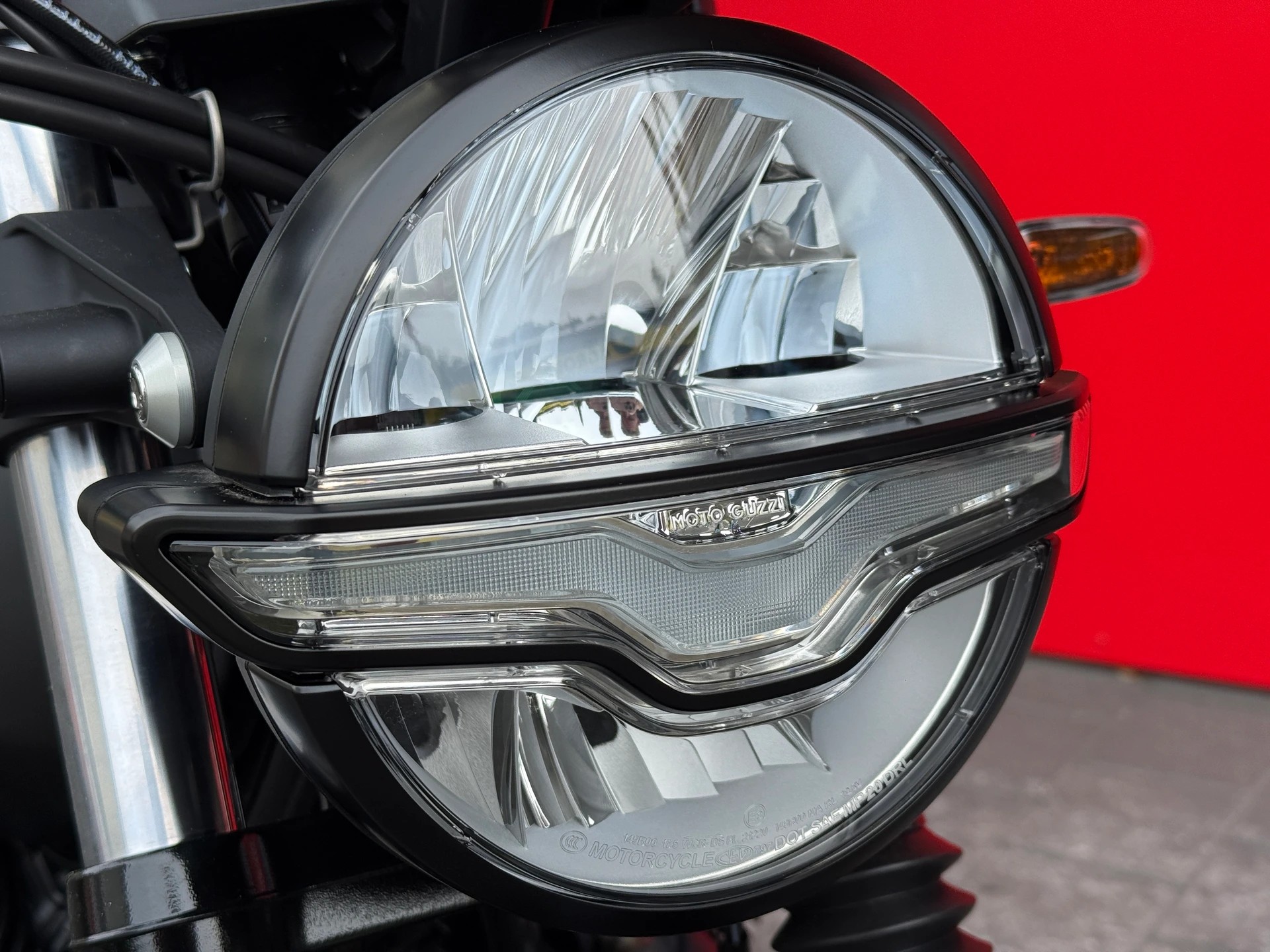 MOTO GUZZI V7 IV 850 Stone (35kW)-image-6