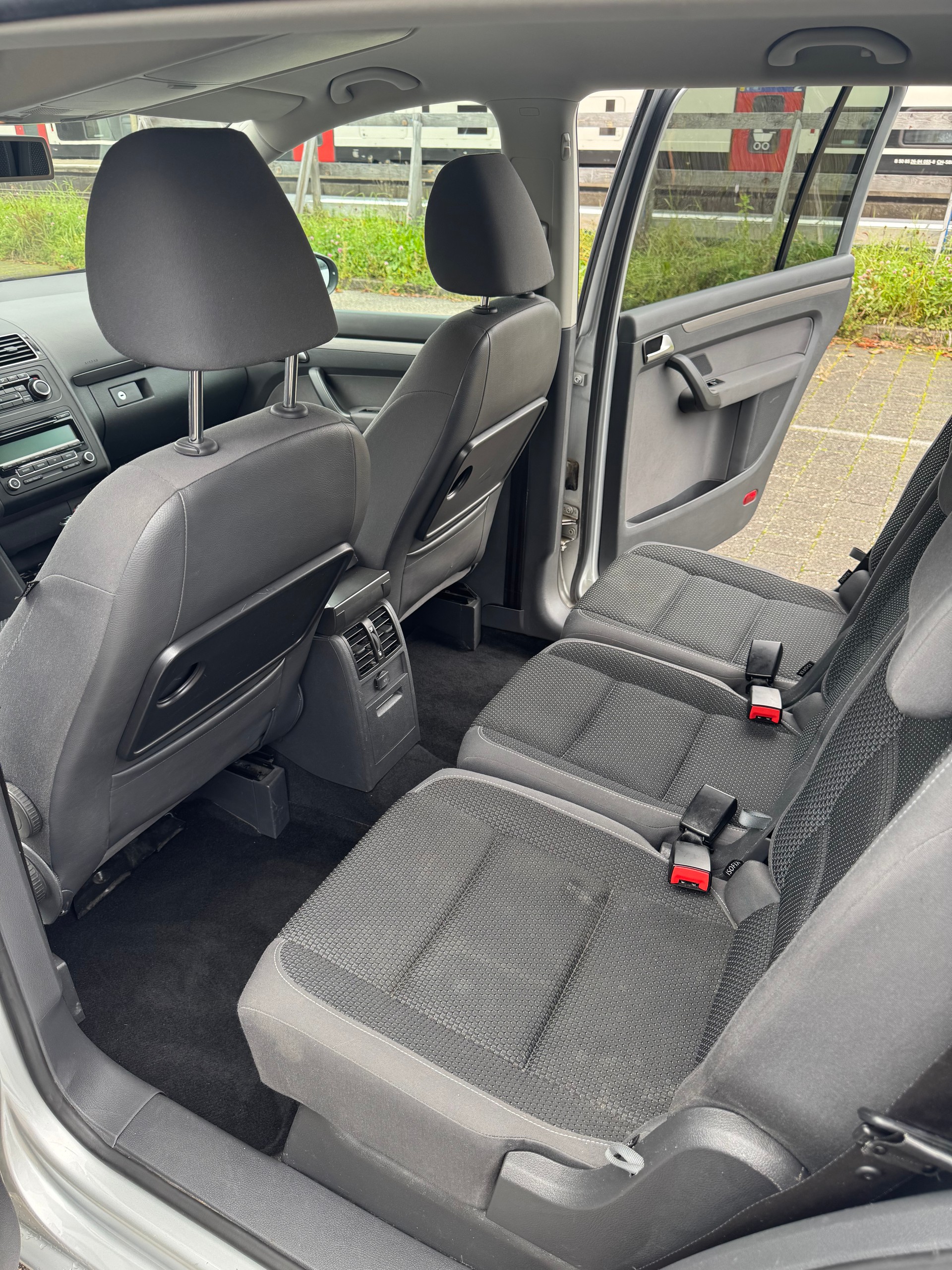 VW TOURAN-image-4