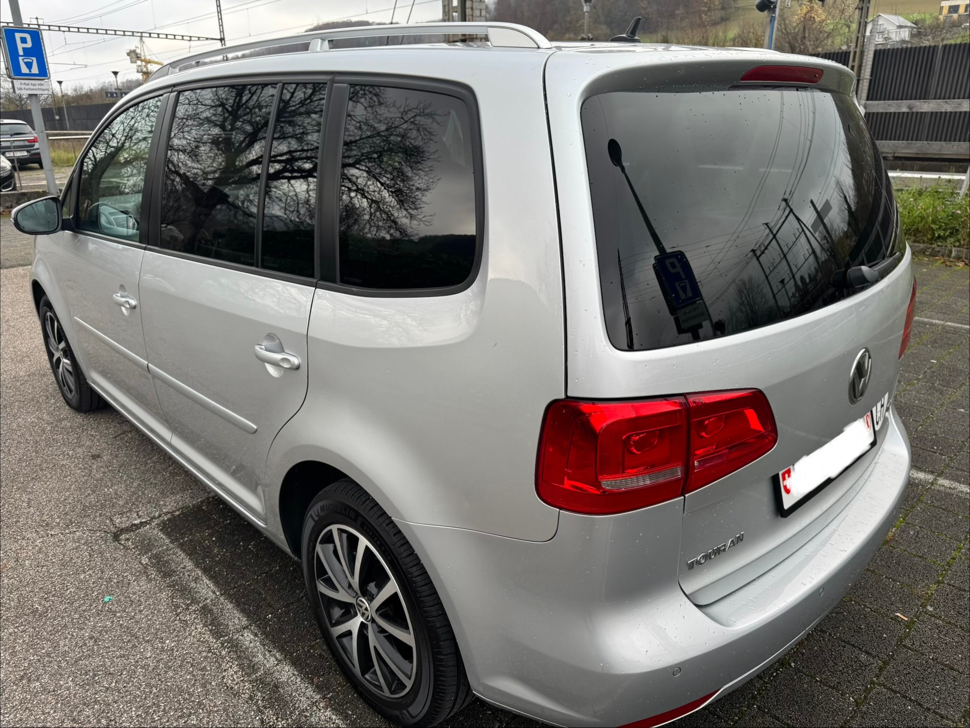 VW TOURAN-image-2