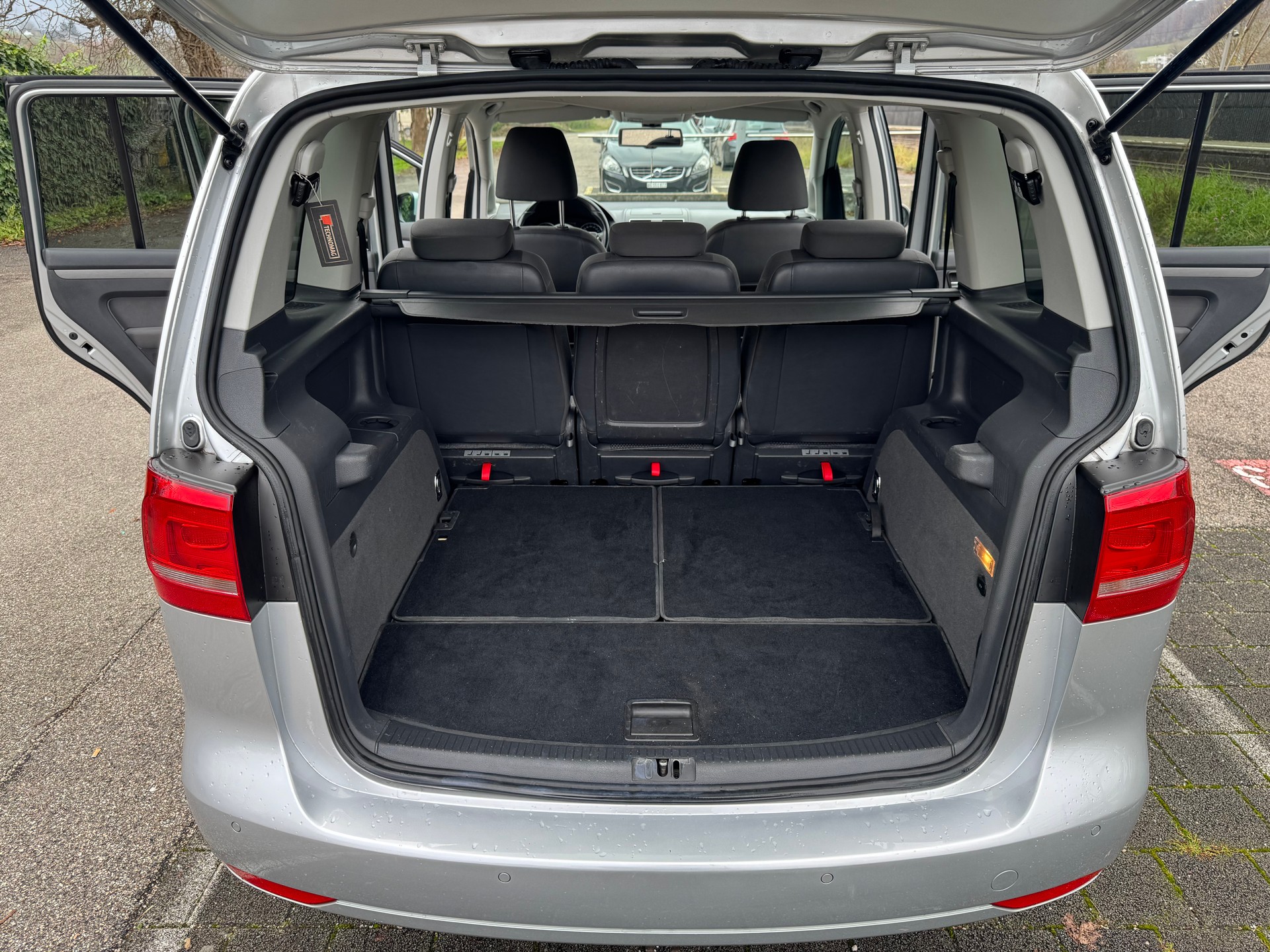 VW TOURAN-image-5
