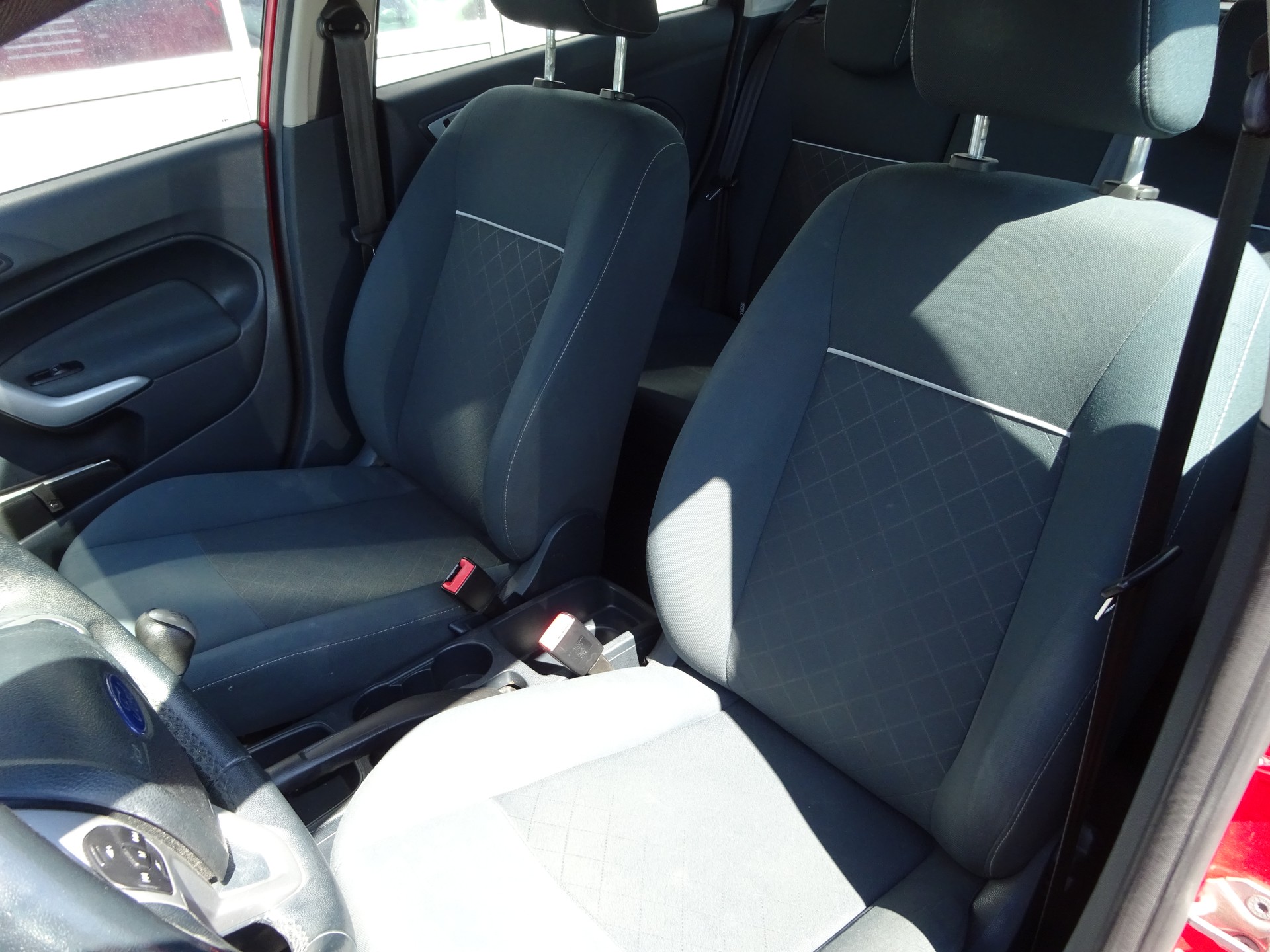 FORD Fiesta 1.4 16V Trend+-image-8