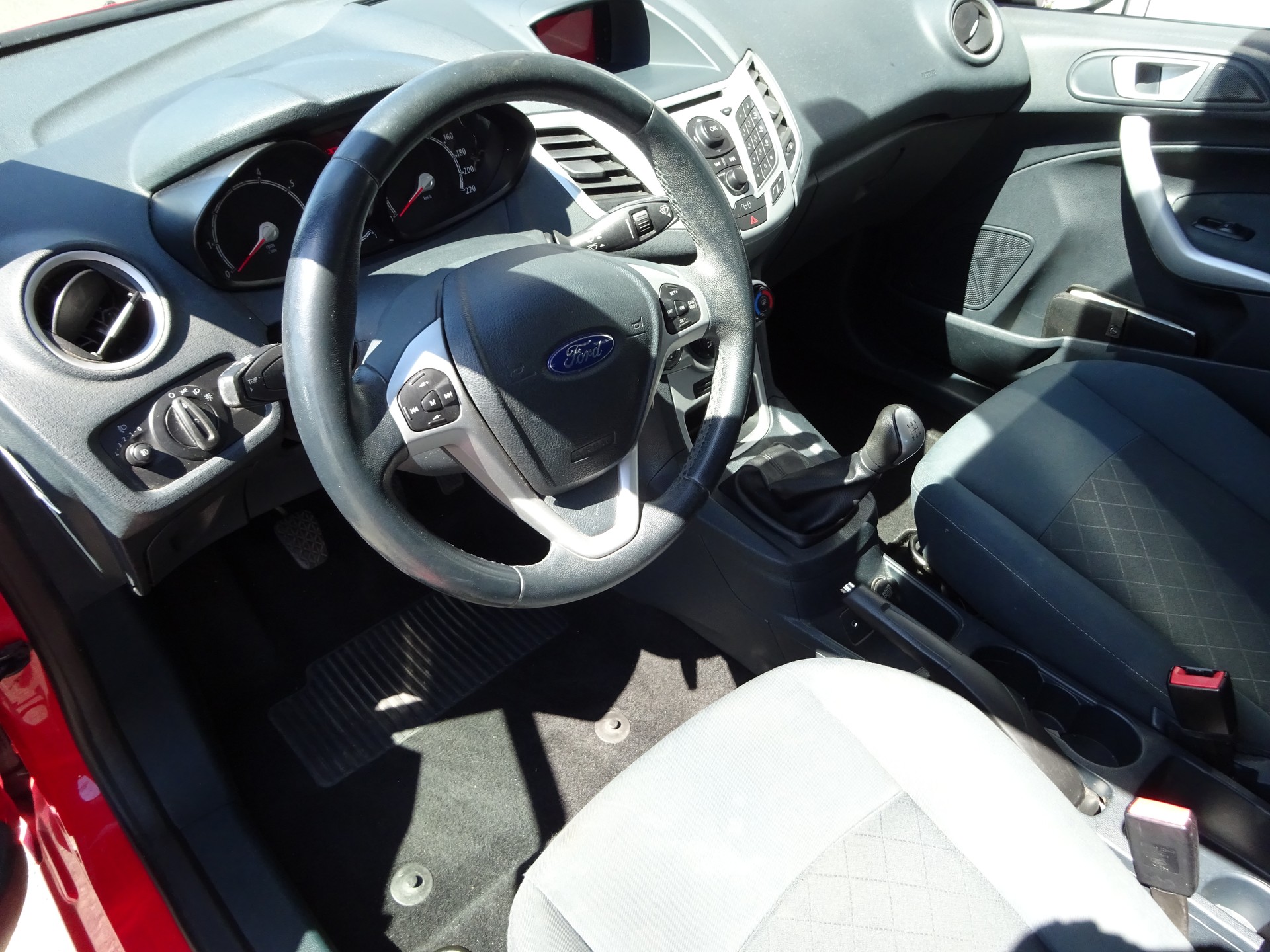 FORD Fiesta 1.4 16V Trend+-image-9