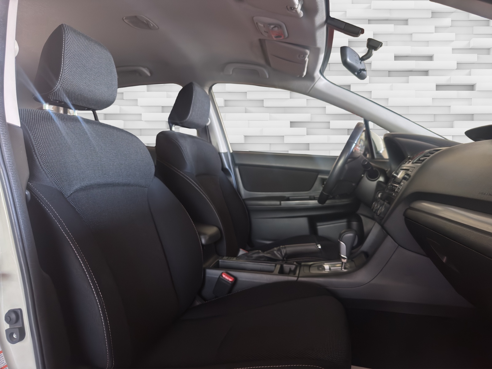 SUBARU XV 1.6 Swiss Two AWD CVT-image-7