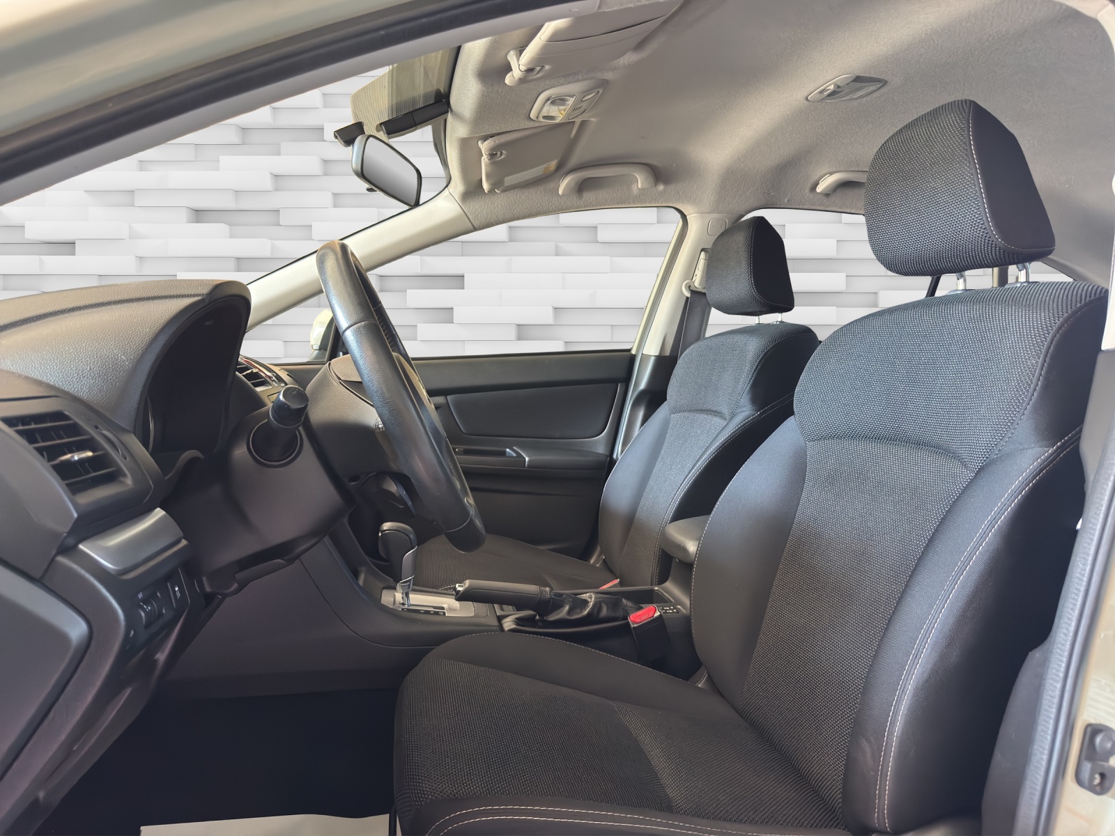 SUBARU XV 1.6 Swiss Two AWD CVT-image-6