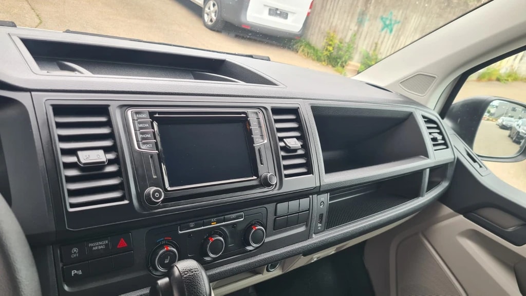 VW T6.1 2.0 TDI DSG ** 3-Plätzer ** Gr-Navi ** RF-Kamera ** PDC V+H ** Sitzheizung ** Frisch Ab MFK & Service **-image-13