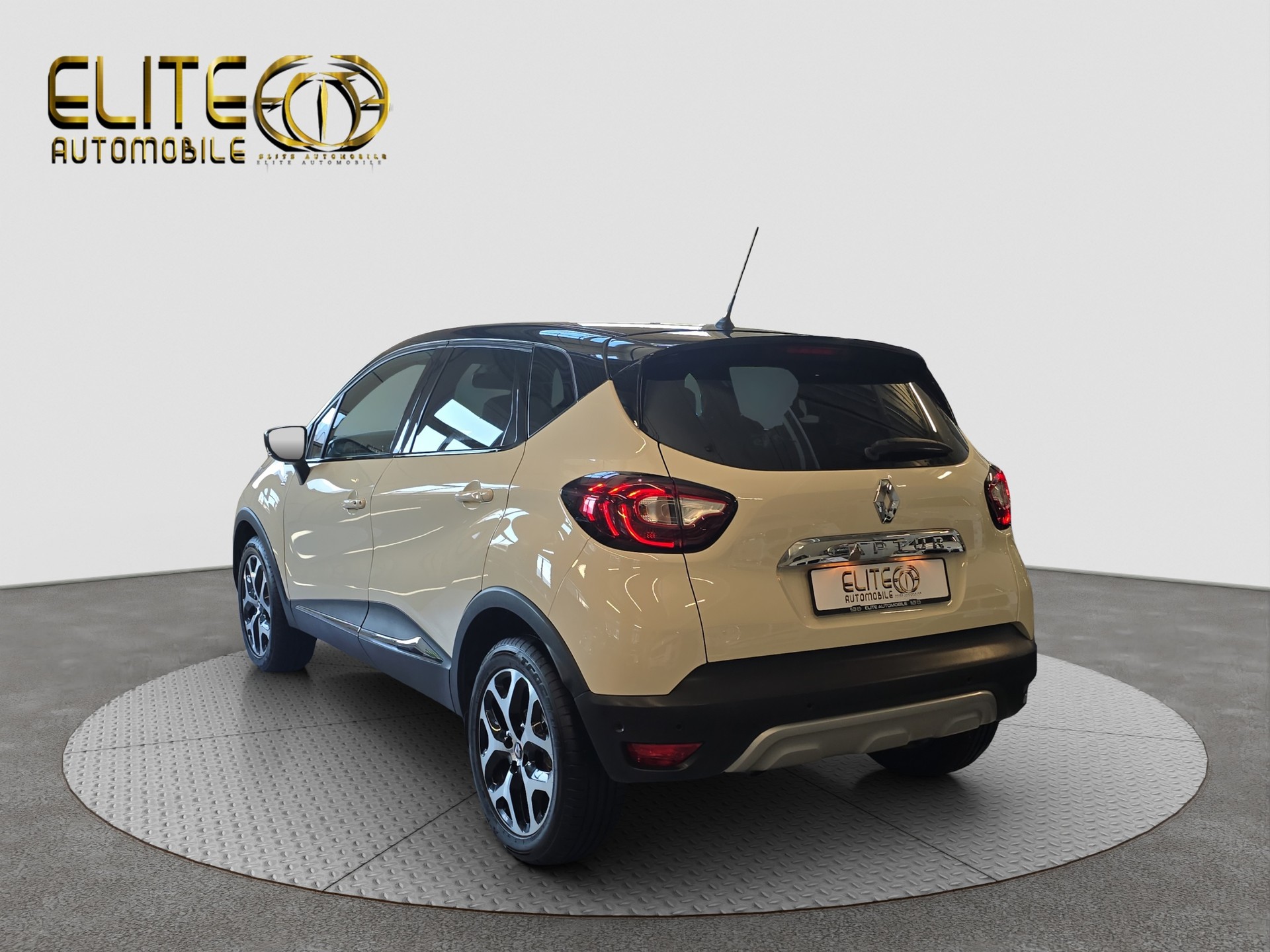 RENAULT Captur 1.2 T 16V 90th Anniversary EDC-image-5