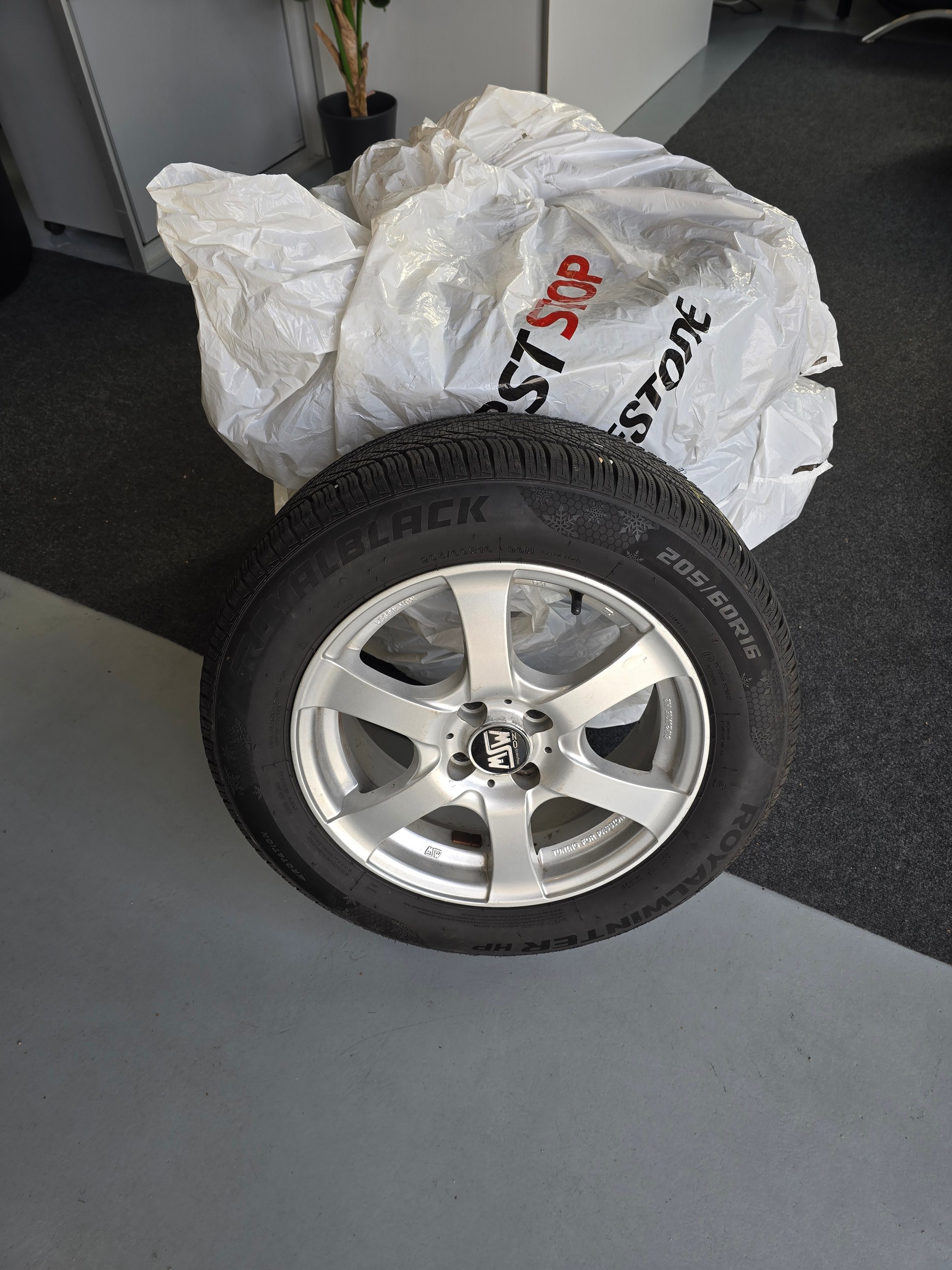 RENAULT Captur 1.2 T 16V 90th Anniversary EDC-image-21