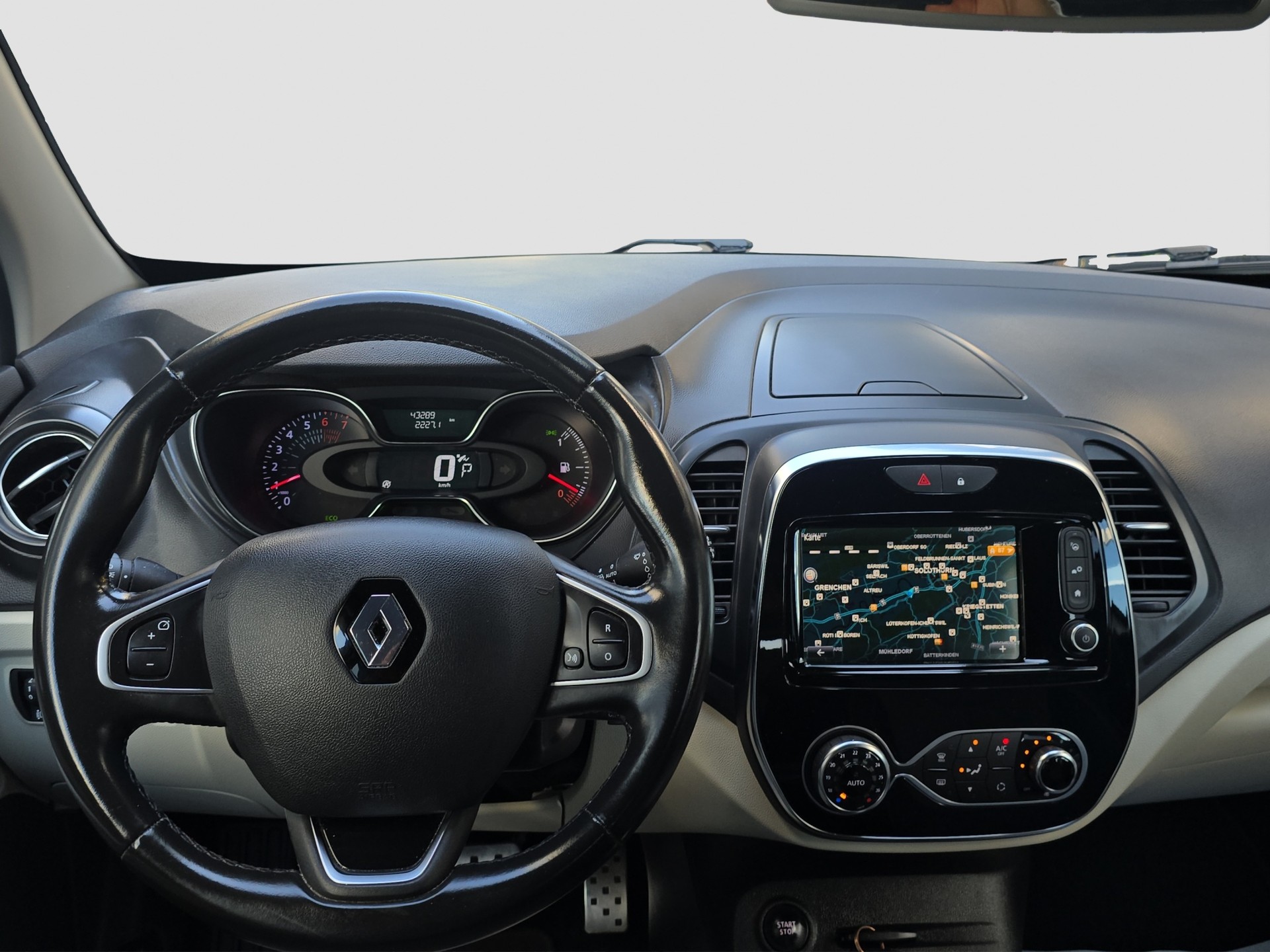 RENAULT Captur 1.2 T 16V 90th Anniversary EDC-image-10
