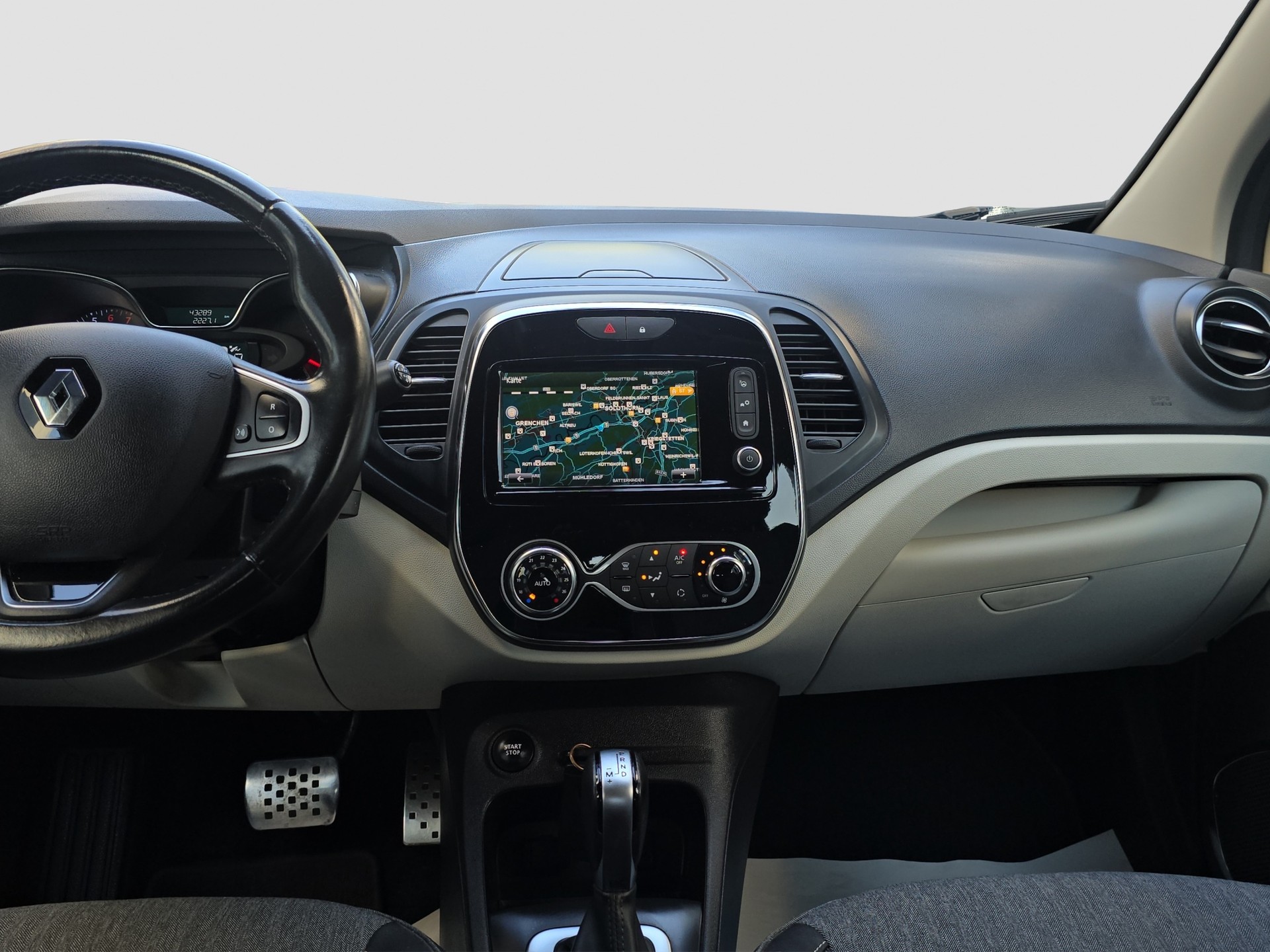 RENAULT Captur 1.2 T 16V 90th Anniversary EDC-image-11