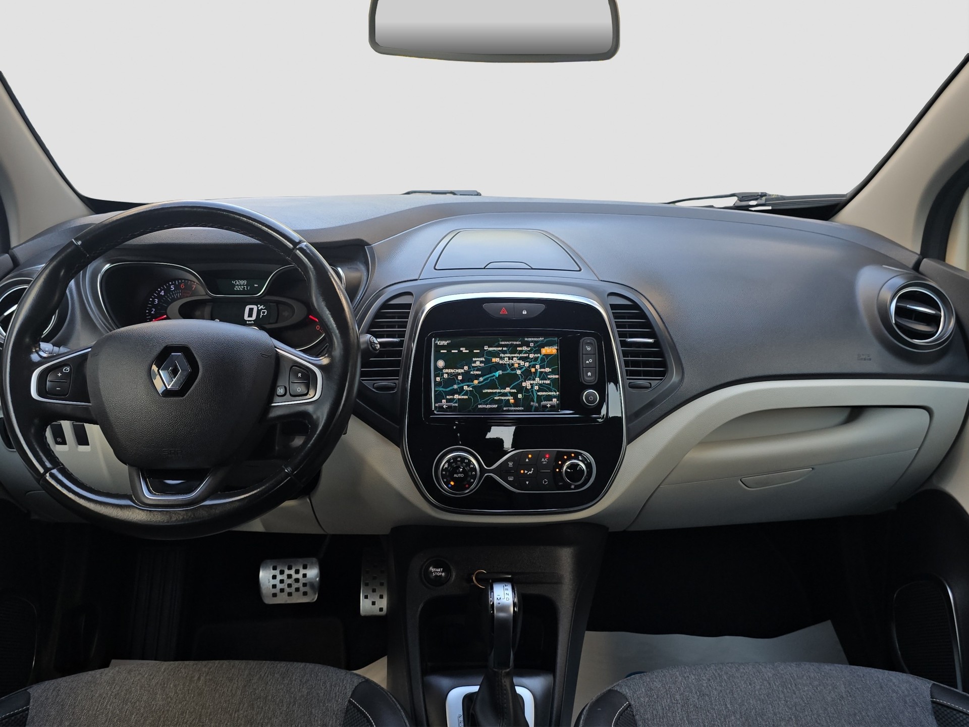 RENAULT Captur 1.2 T 16V 90th Anniversary EDC-image-9