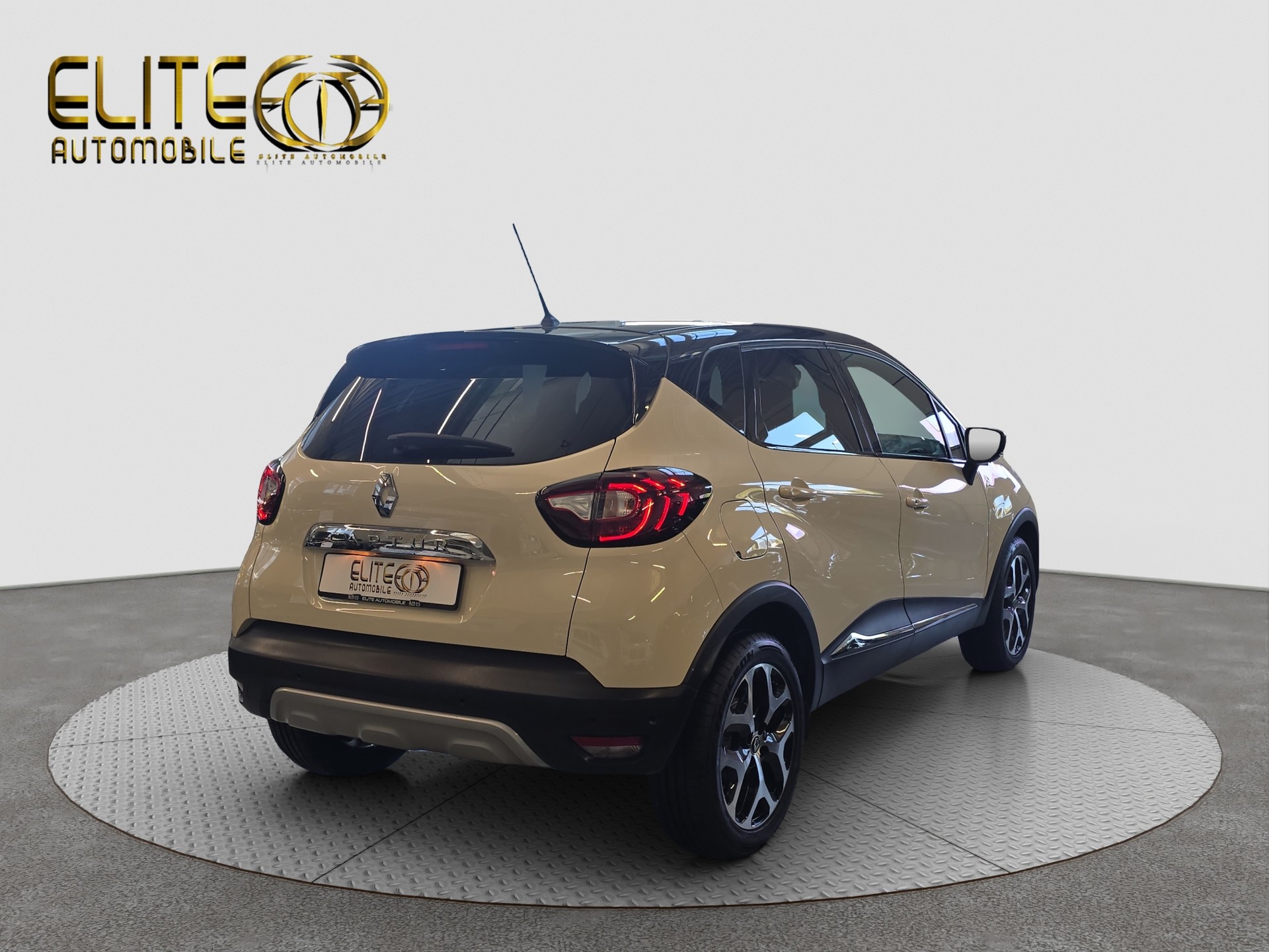 RENAULT Captur 1.2 T 16V 90th Anniversary EDC-image-7