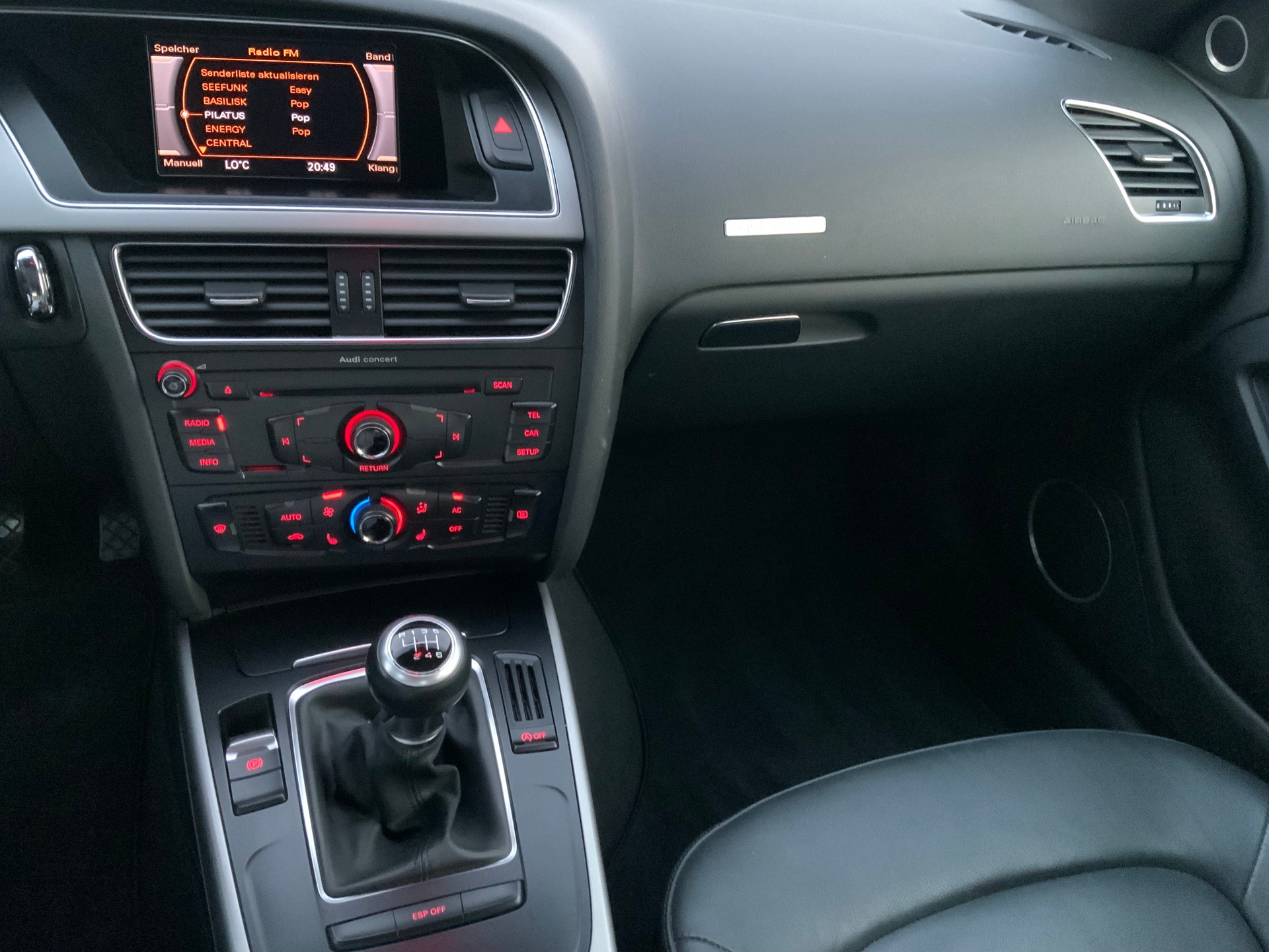 AUDI A5 Coupé 2.0 TFSI quattro-image-10