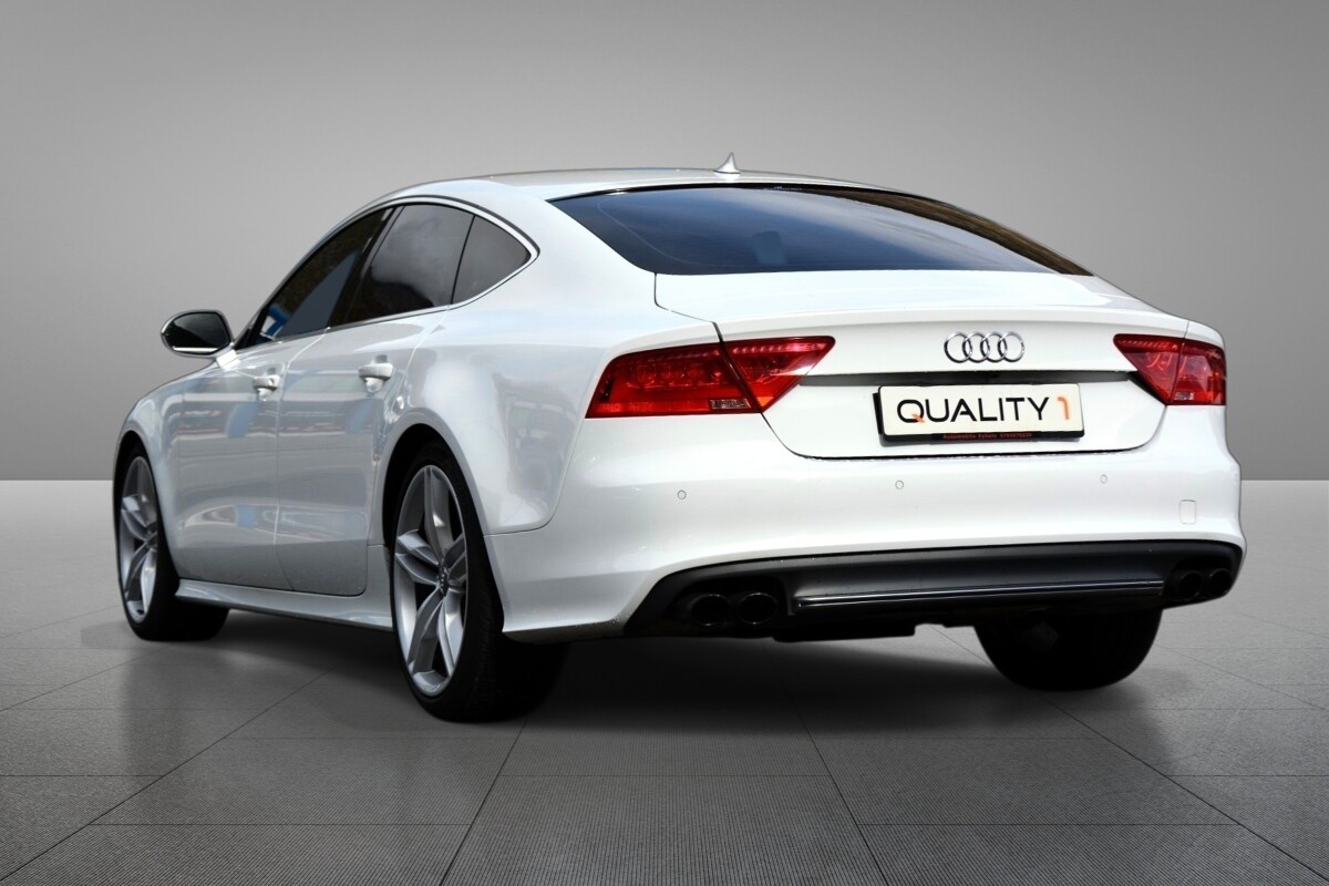 AUDI S7 Sportback 4.0 TFSI V8 quattro S-tronic-image-4
