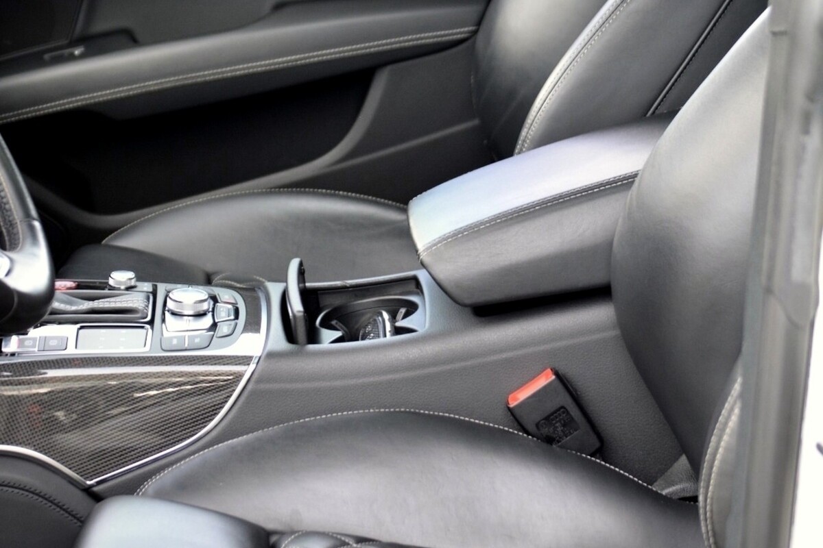 AUDI S7 Sportback 4.0 TFSI V8 quattro S-tronic-image-8